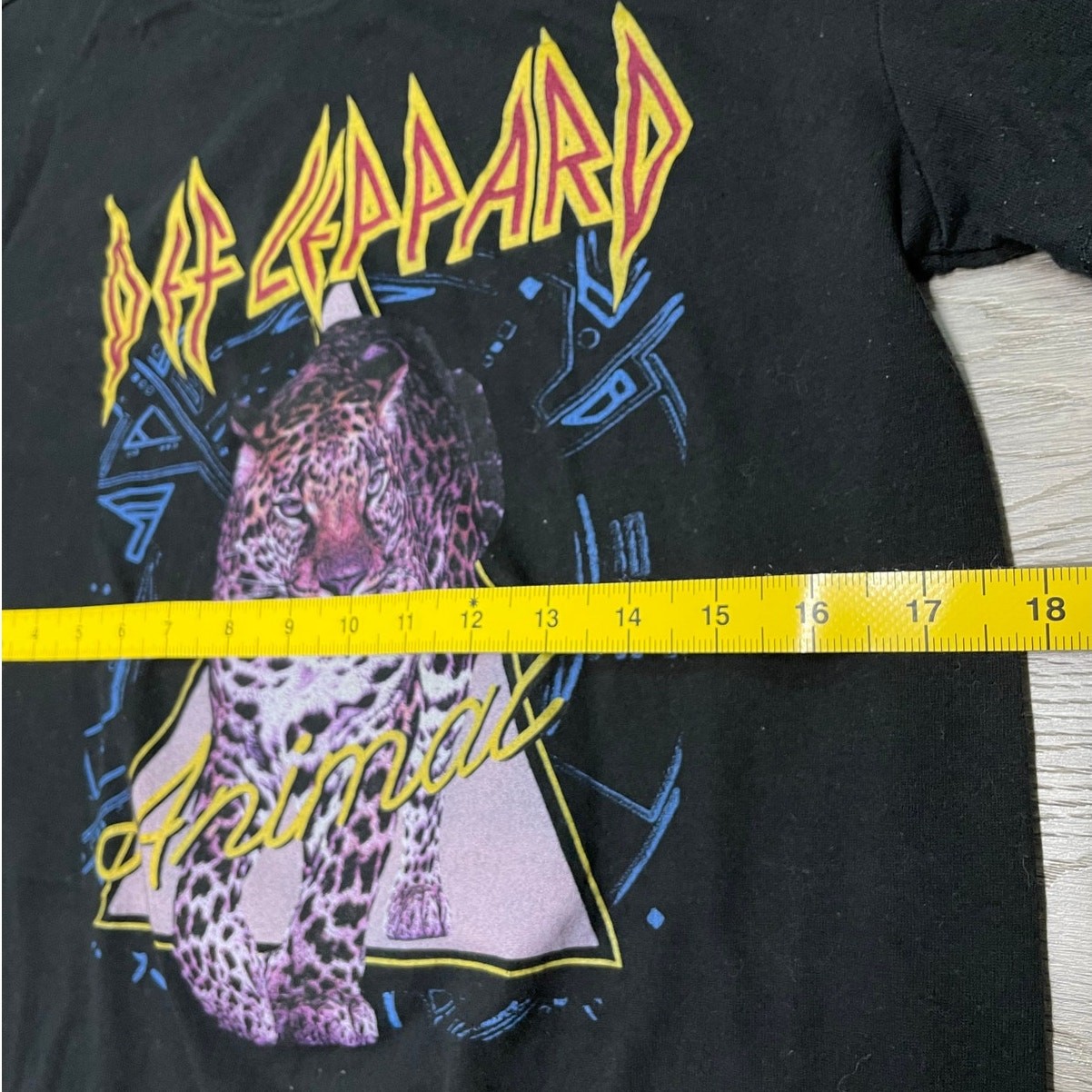 Def Leppard Animal T-Shirt Vintage Graphic Band Tee Black Short Sleeve Size S gallery