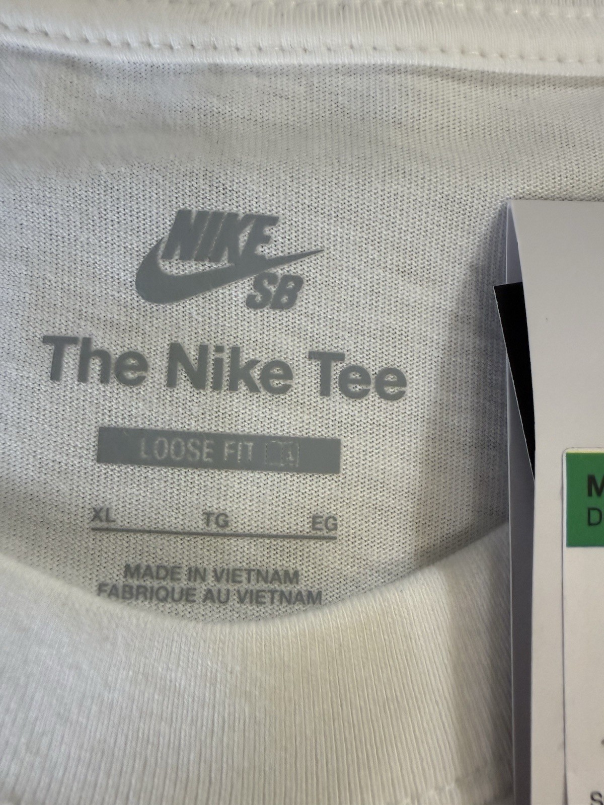 Nike SB White Crew Neck Short Sleeve T-Shirt Teal Logo Size XL DC7817-101 gallery
