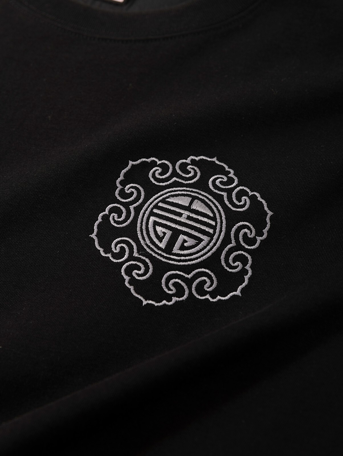 Niepce Men’s Raging Kirin Embroidery Graphic Tee Japanese Streetwear T-Shirt gallery