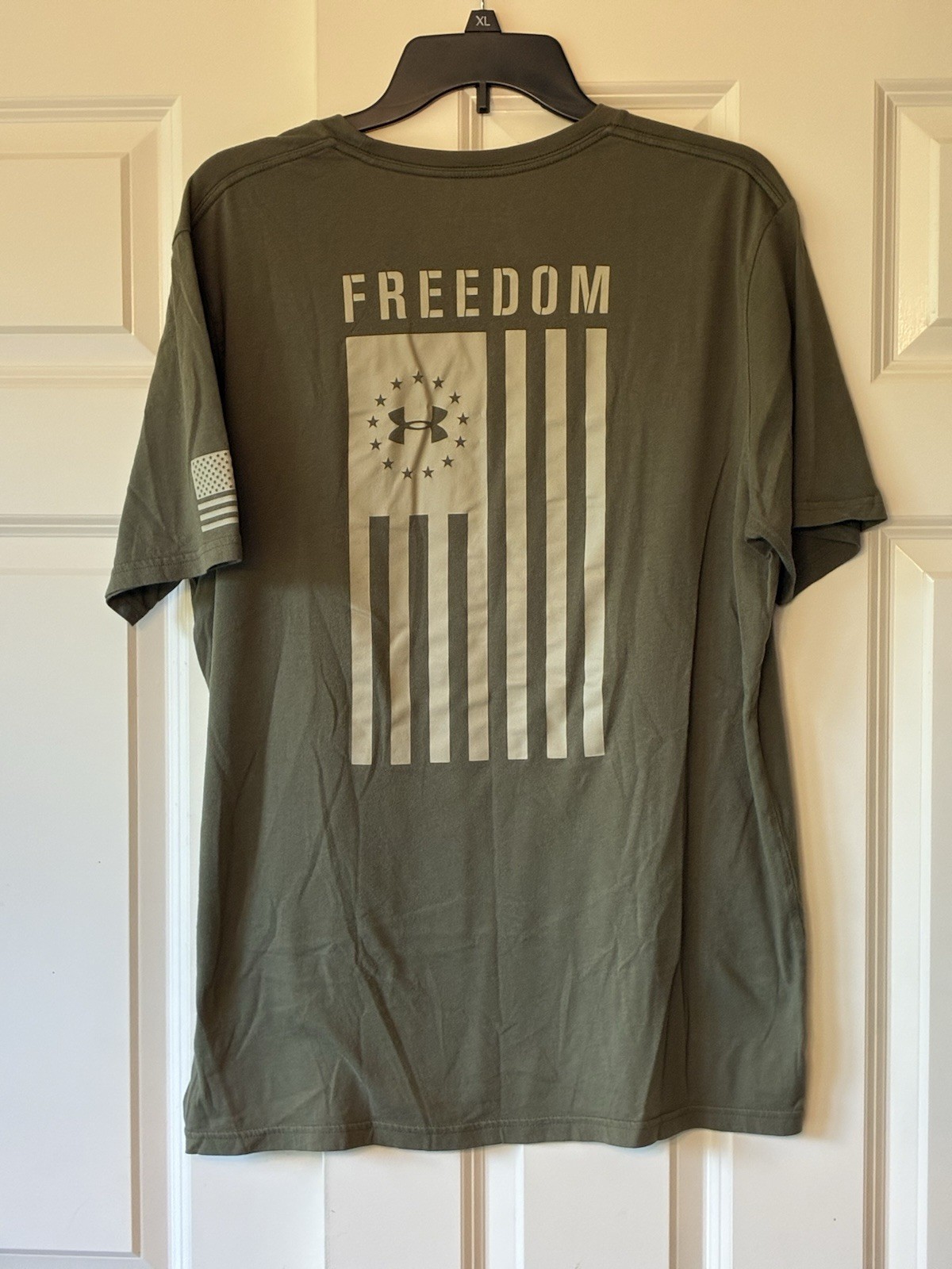 Under Armour Heat Gear Casual T Shirt Men XL FREEDOM USA Flag Green Grey gallery