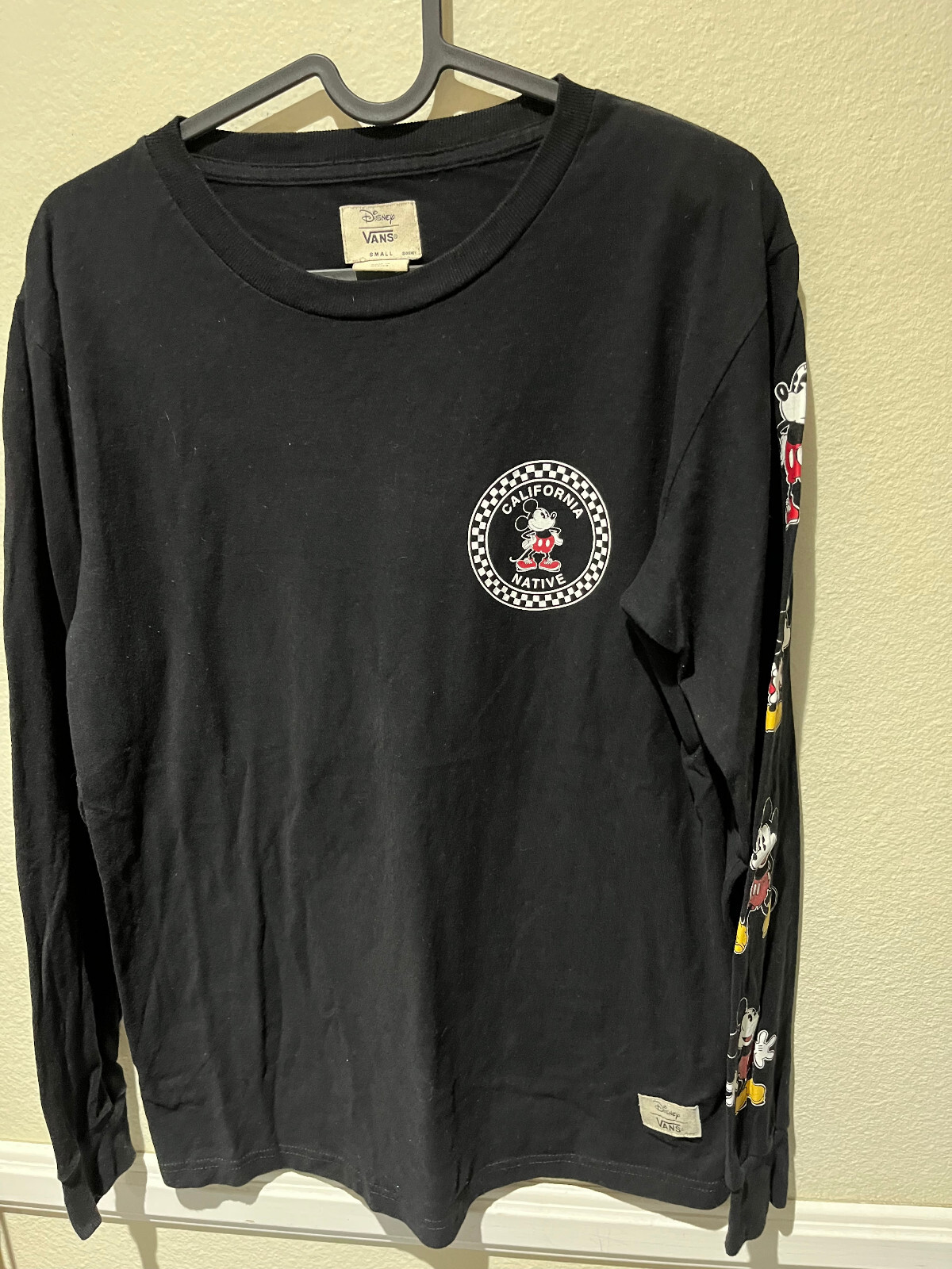 Vans X Disney California Native Graphics BLACK Long Sleeve Tshirt – Men’s Sz S