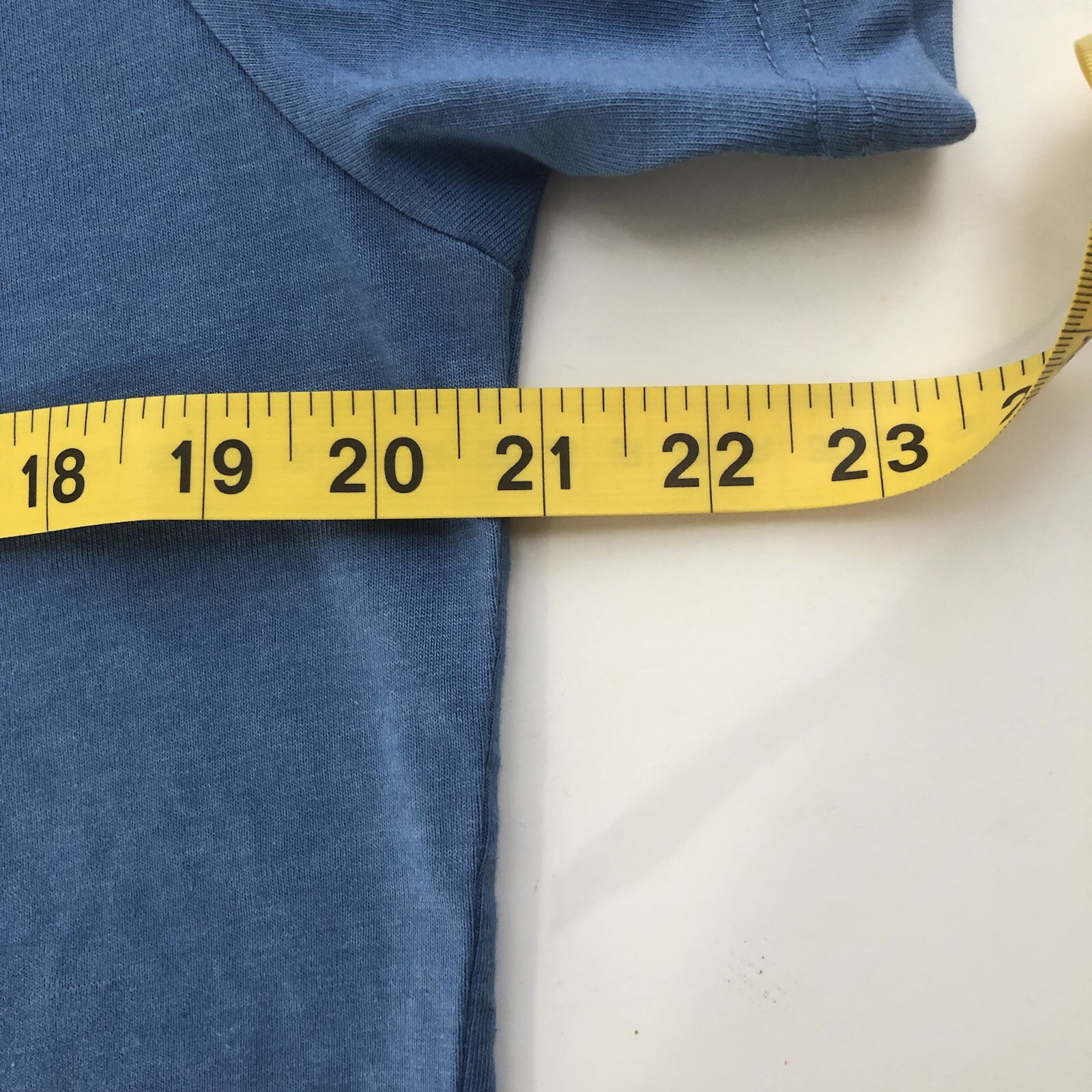 IZOD Saltwater T-Shirt Graphic Men’s Medium Blue Fisherman NWT Soft Wash Crew gallery