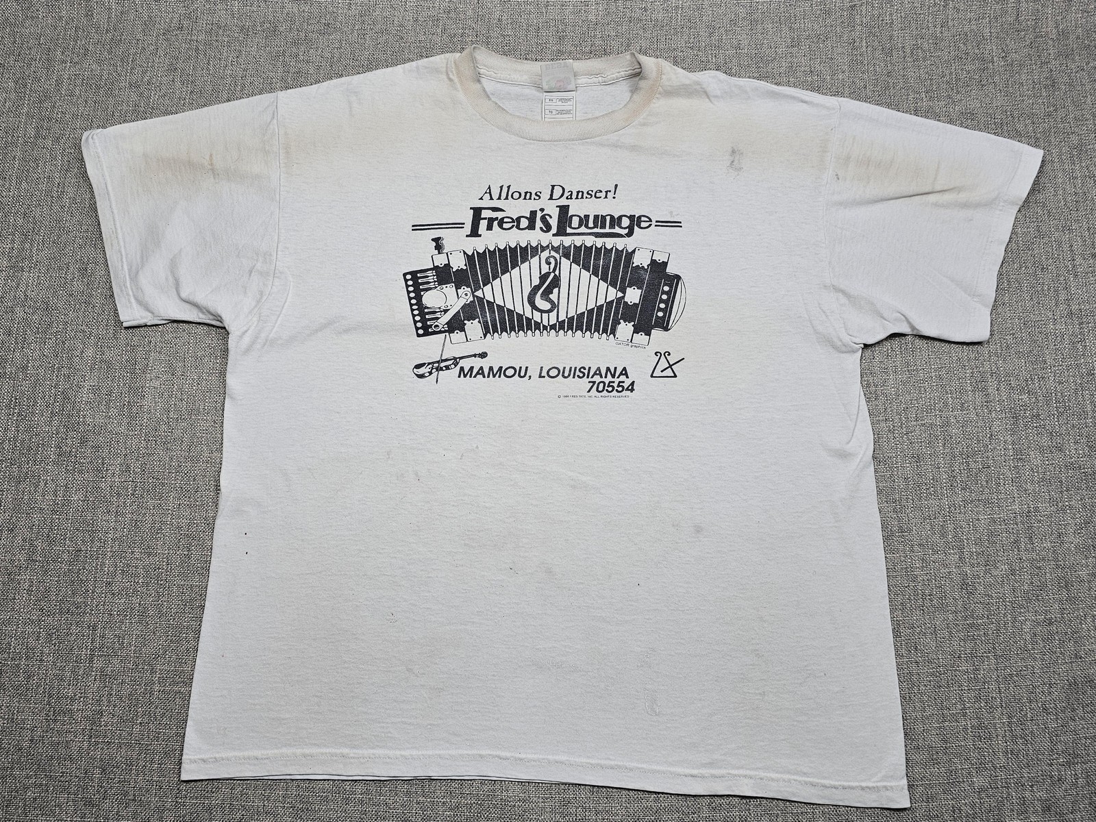 Vintage Fred's Lounge Shirt Mens XL White Mamou Louisiana Bar Graphic 1986 gallery