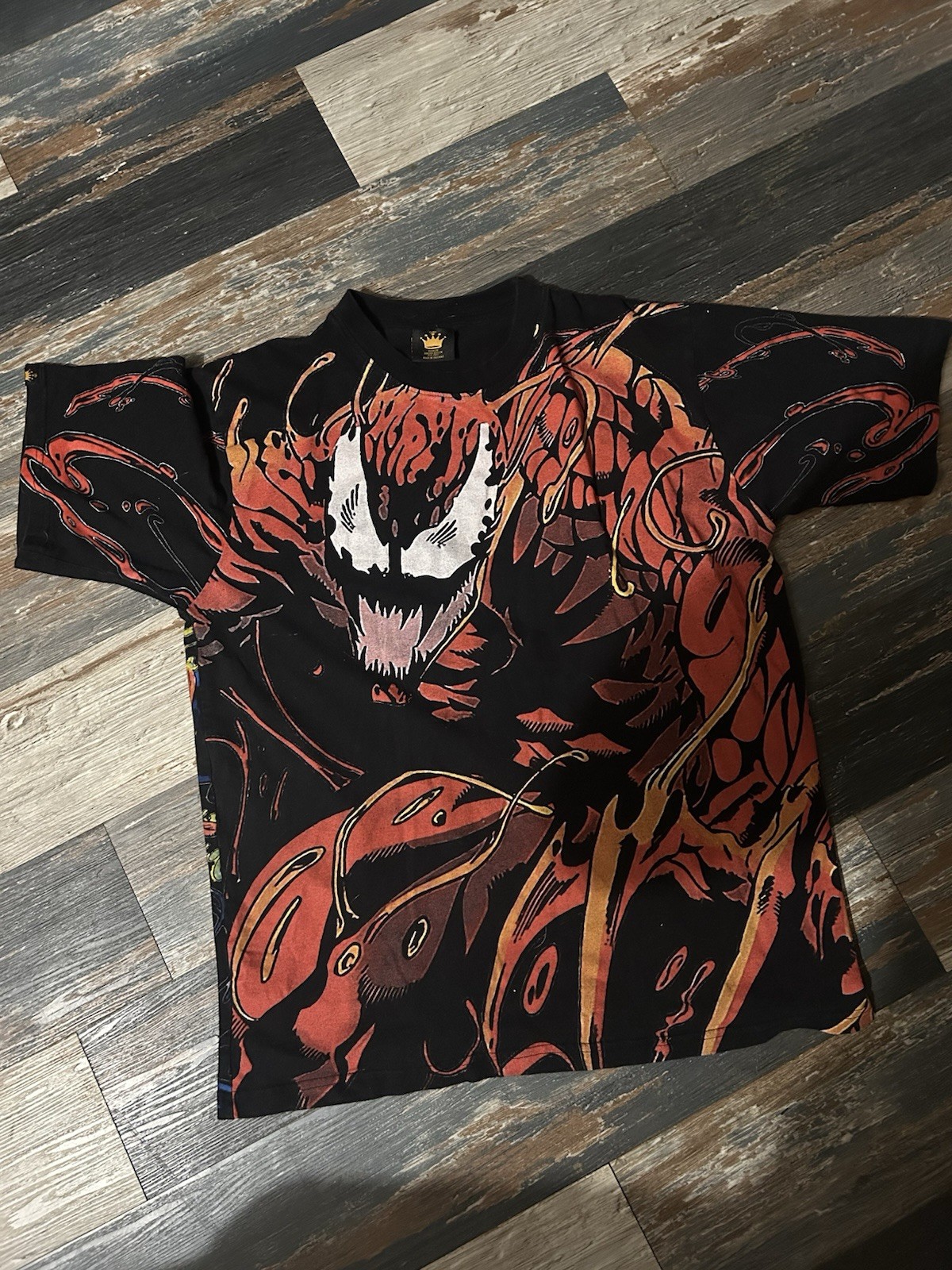 CARNAGE vs VENOM AOP Size XL Vintage Style Modern Print gallery