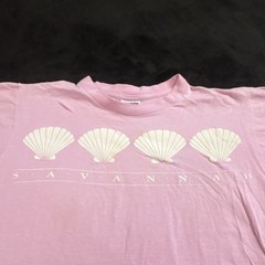 Royal First Class Vintage Savannah Seashell Graphic Pink Woman’s T-Shirt Size M