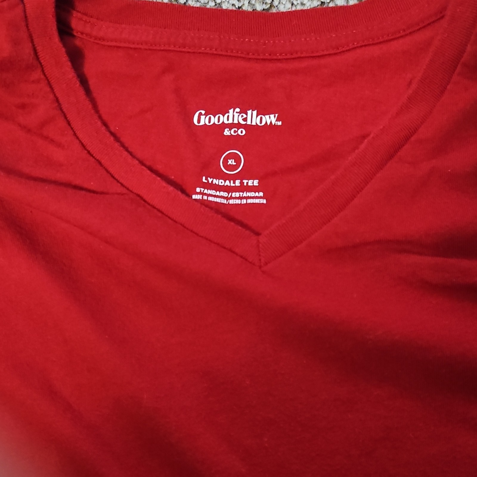 Goodfellow & Co Lyndale Tee Men's XL Red Solid V-Neck Short Sleeve T-Shirt gallery