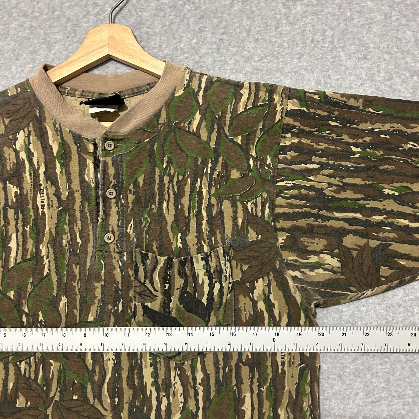 VTG 90s Sasquatch Realtree Camo Henley Shirt L (Fit M) Single Stitch USA Made gallery