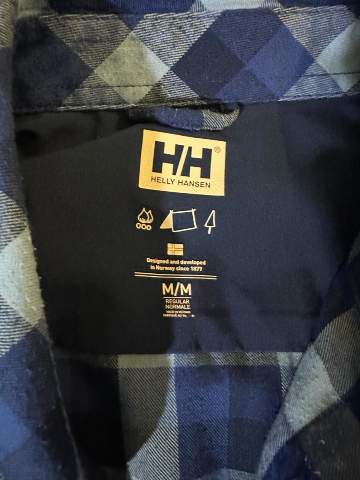 Helly Hansen Plaid Button Down Shirt Men M Blue Outdoor Hiking Flannel gallery