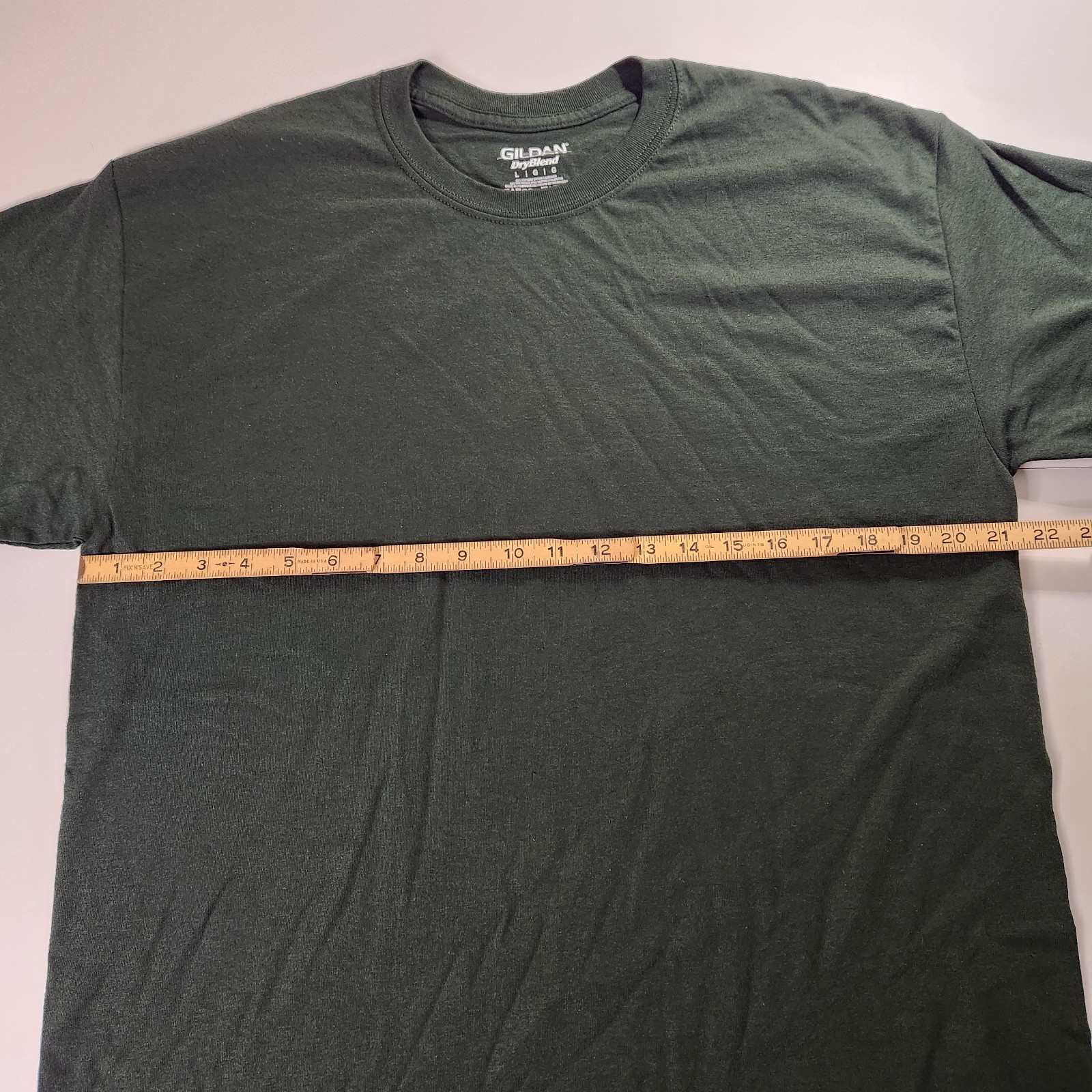 Gildan DryBlend Men's Large Short Sleeve Crew Neck T-Shirt Dark Green 50/50 NWOT gallery