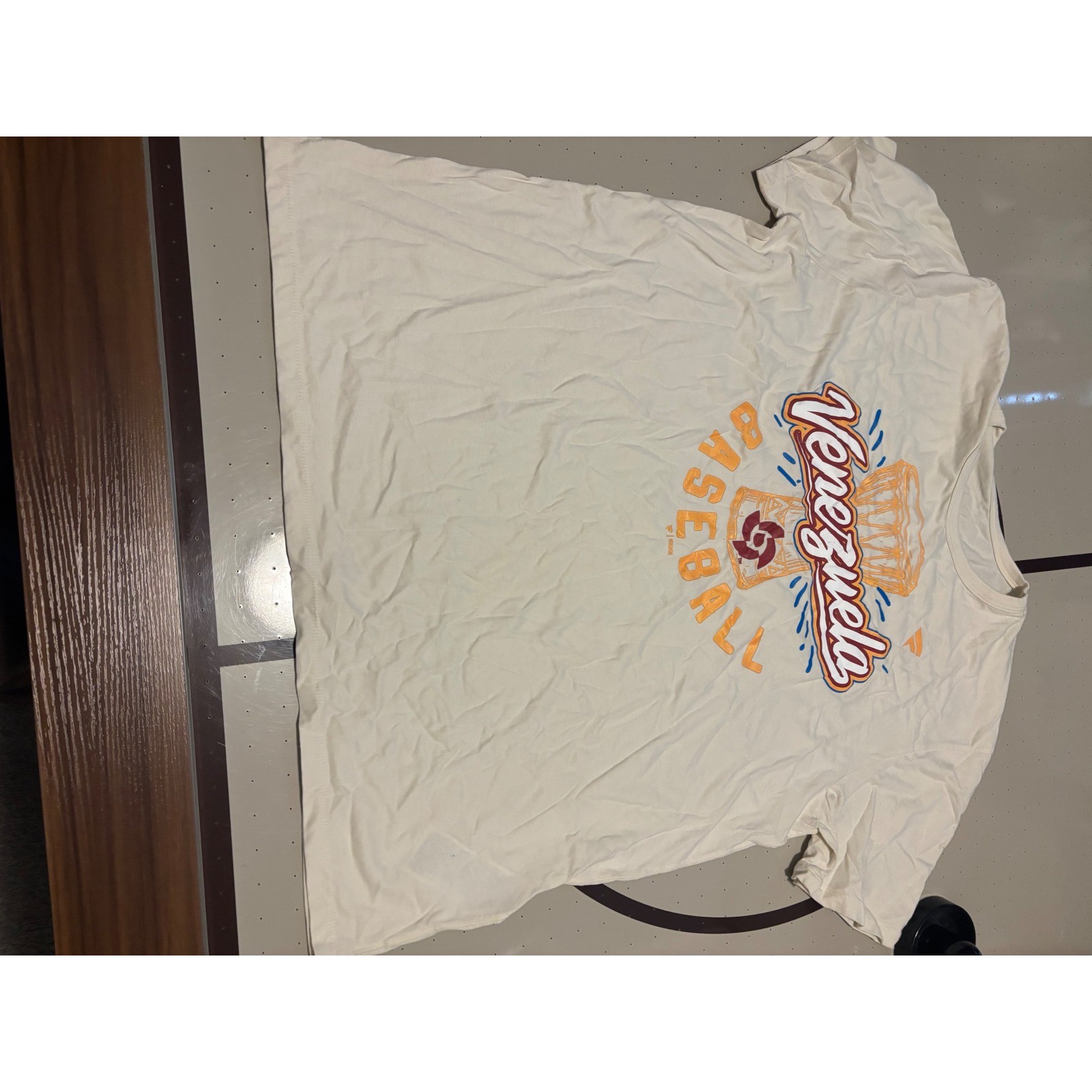 Fanatics Venezuela Baseball Graphic T-Shirt Mens XL Cream Short Sleeve Tee WBC
