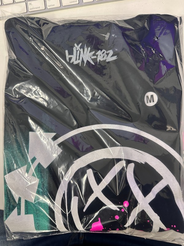 BLINK 182 GRAPHIC T SHIRT OFFICIAL LICENSE PRODUCT gallery