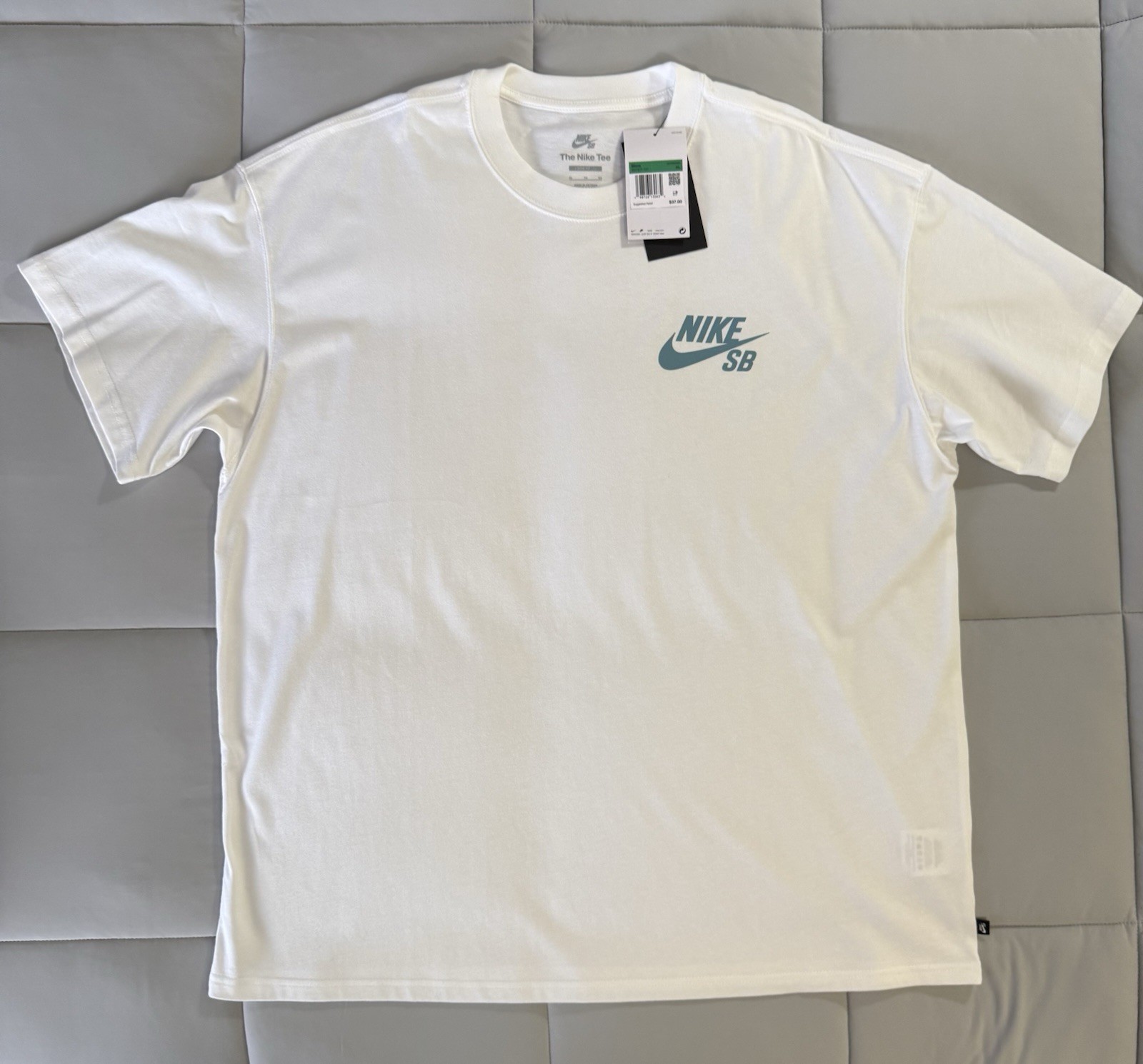 Nike SB White Crew Neck Short Sleeve T-Shirt Teal Logo Size XL DC7817-101 gallery