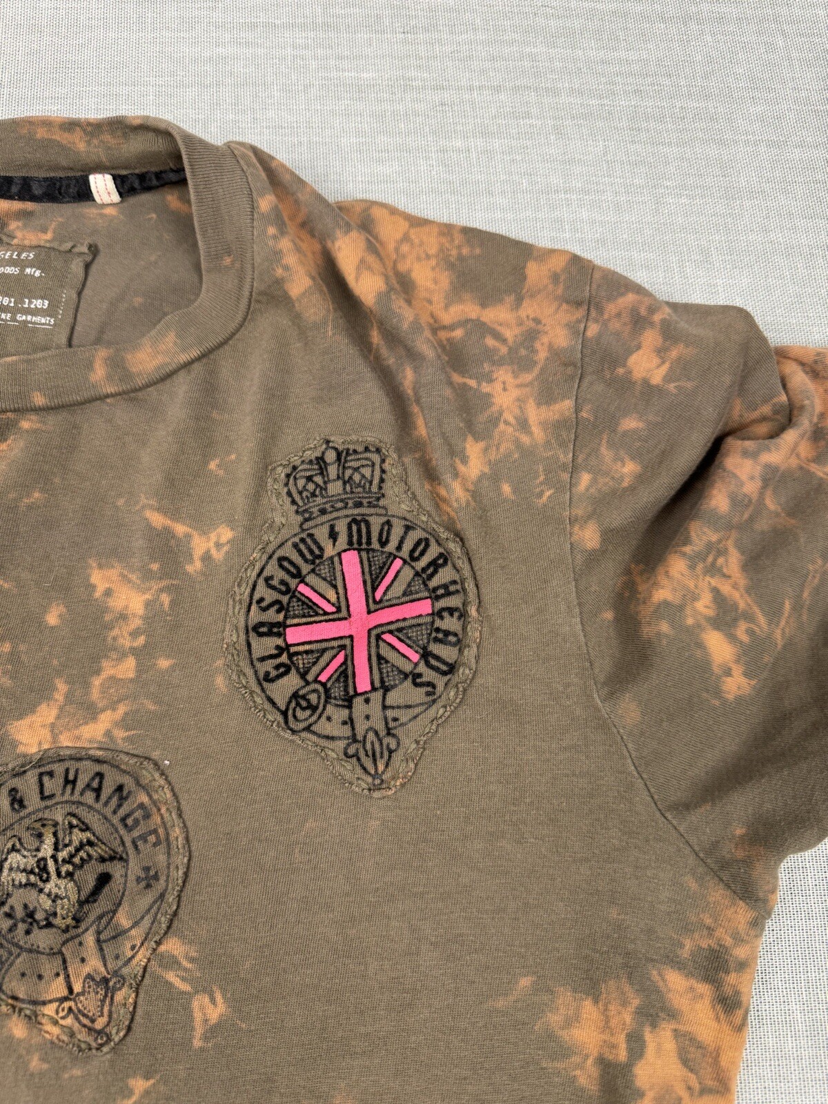 Guess TShirt Cyber Grunge Punk Goth Y2K Dagger Heart Tattoo Art Acid Wash Large gallery