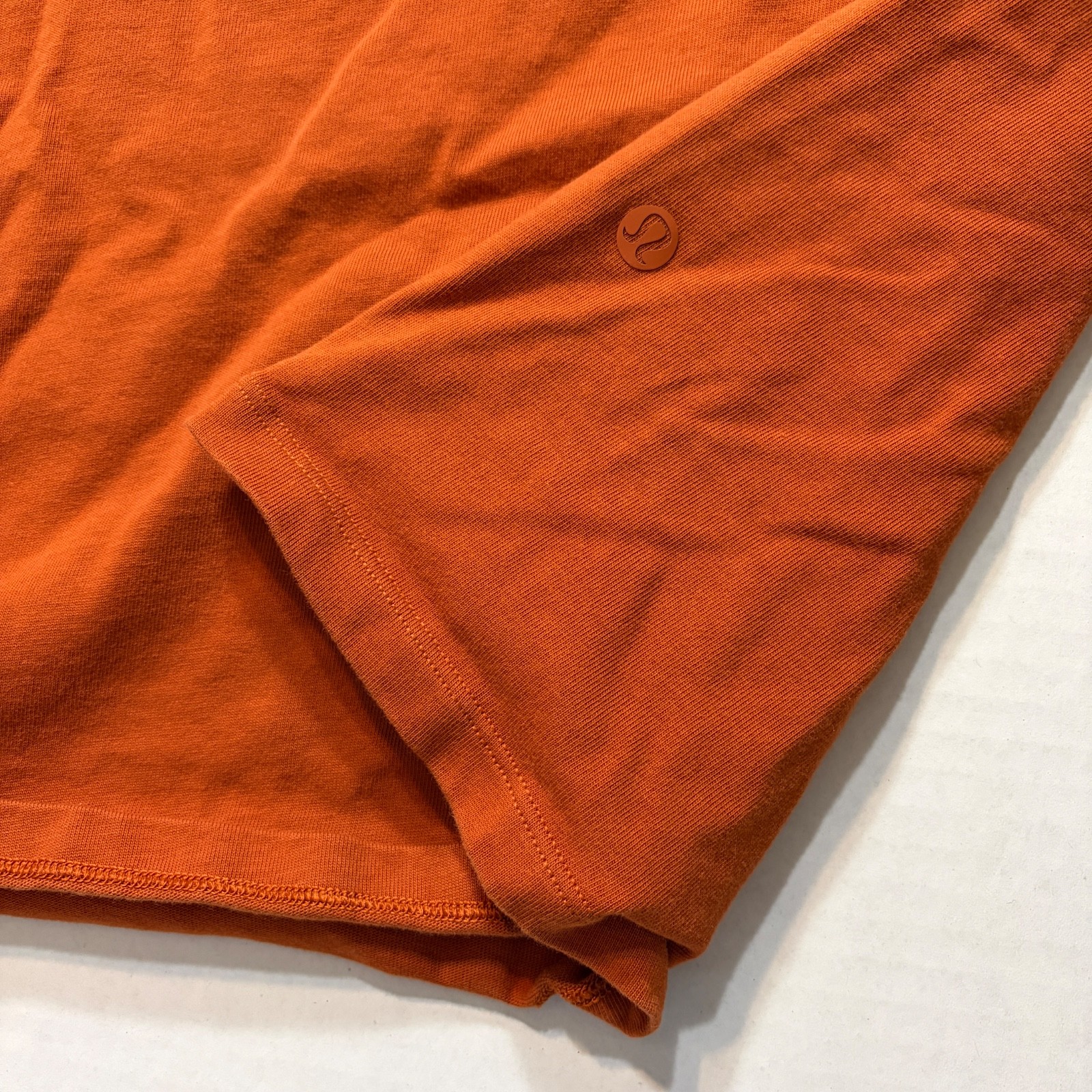 Lululemon UT Texas Longhorns Burnt Orange T-Shirt L Clean Simple 1-Side Logo gallery
