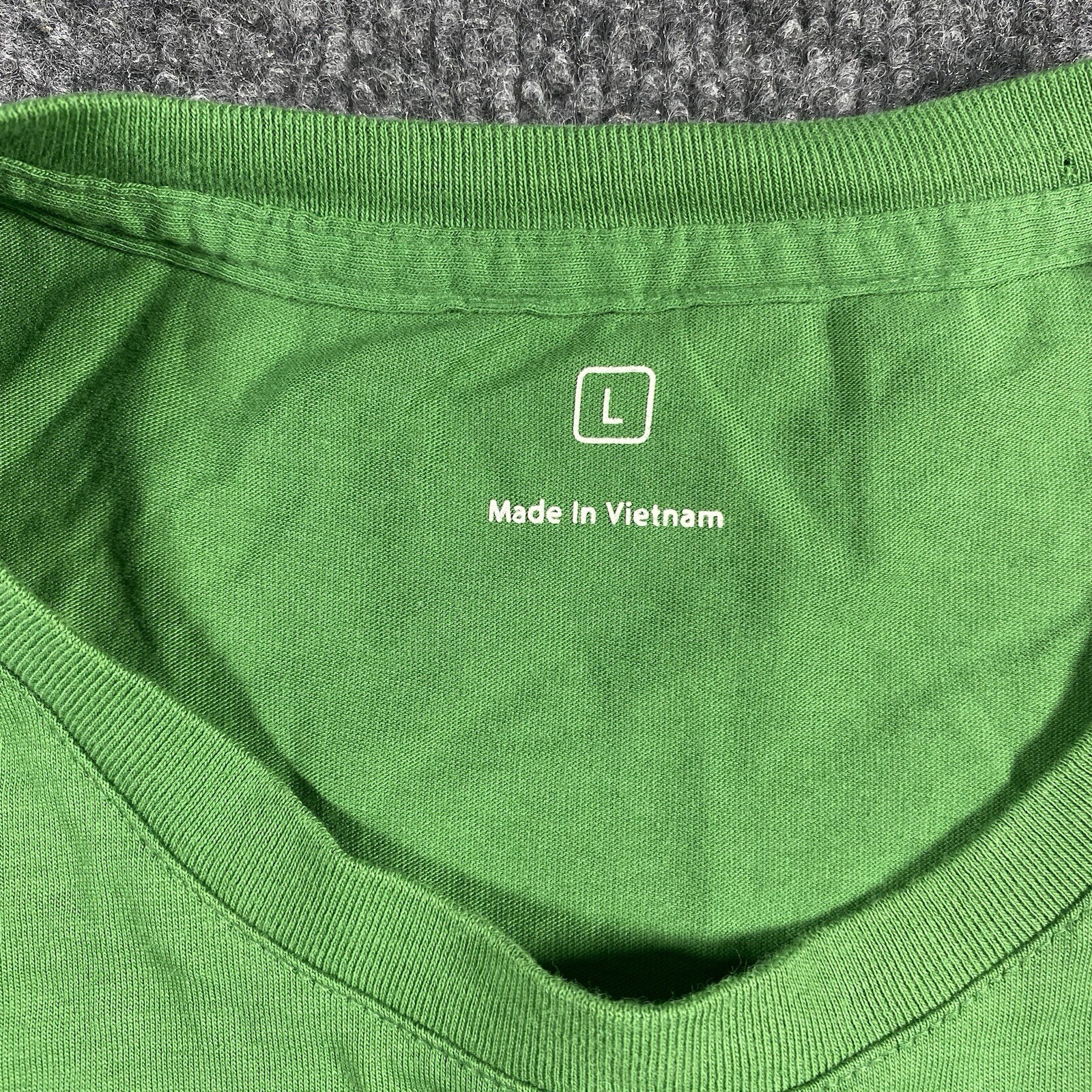 Apple Mens Large Long Sleeve Green Shirt Crew Neck Soft Cotton Lightweight gallery