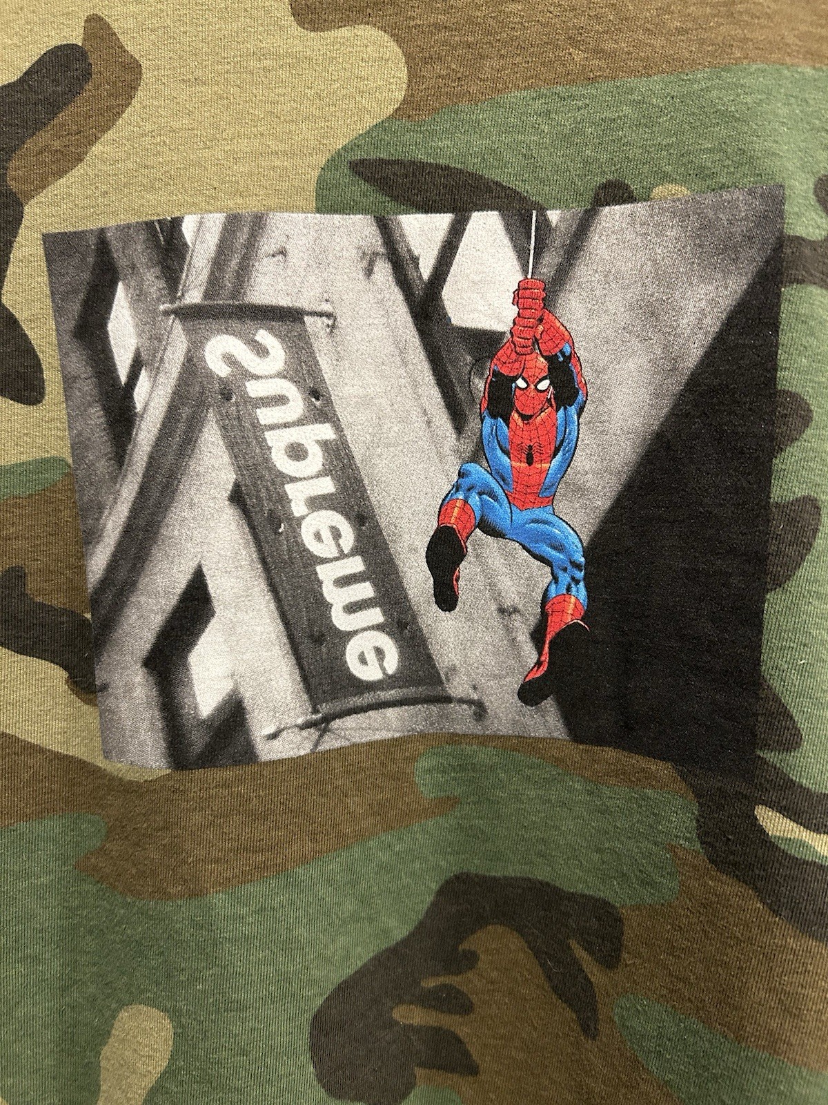 Supreme x Spider-Man Tee Woodland Camo Large gallery