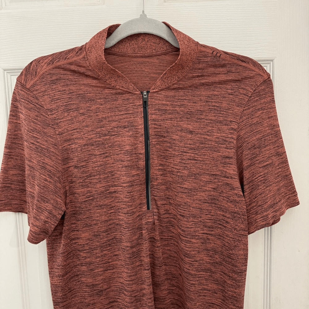 Lululemon Men’s Metal Vent Surge Short Sleeve Shirt Size Small Half Zip Biking gallery