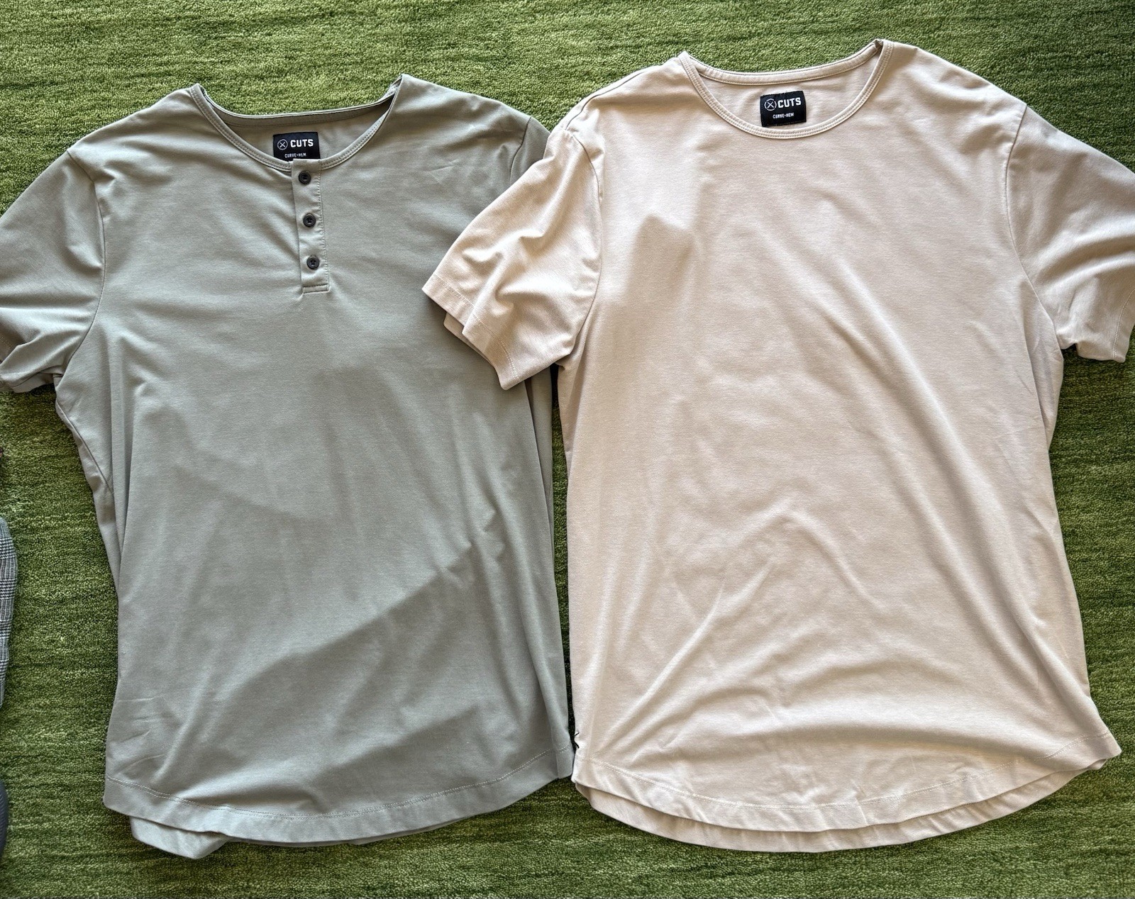 Cuts Clothing AO Curve Hem Short Sleeve Wrinkle Free - Lot Of 2 gallery