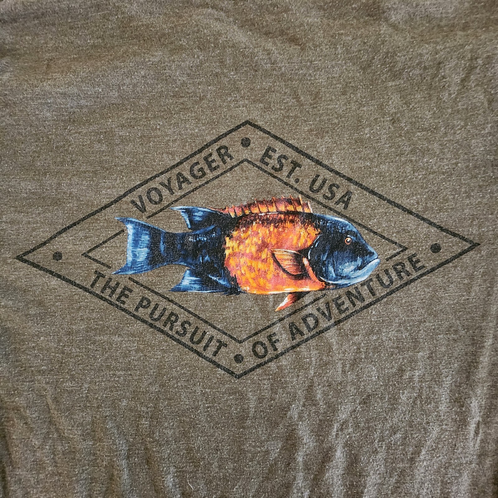 Voyager Pursuit of Adventure Olive Short Sleeve T-Shirt Men's M gallery