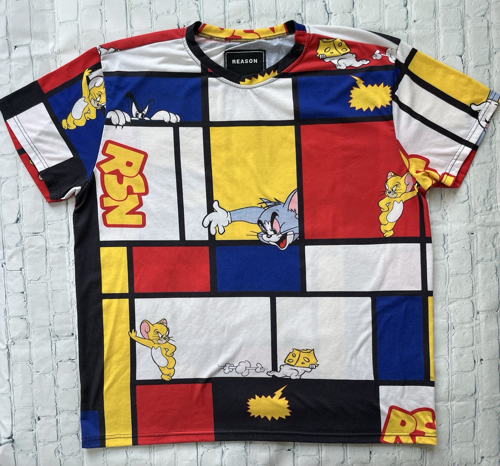 Tom & Jerry Reason Streetwear Collection Men's White Red Yellow Blue T-Shirt 2XL gallery