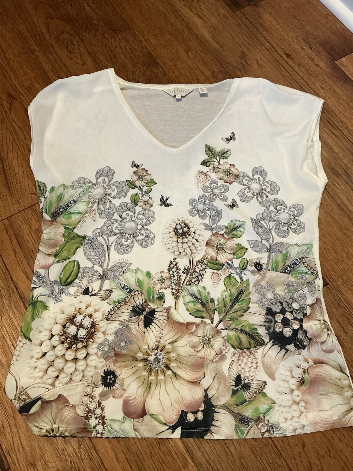Ted Baker London Gem Garden Floral Fitted Tee Shirt Ivory Woman's Size 2, Small gallery