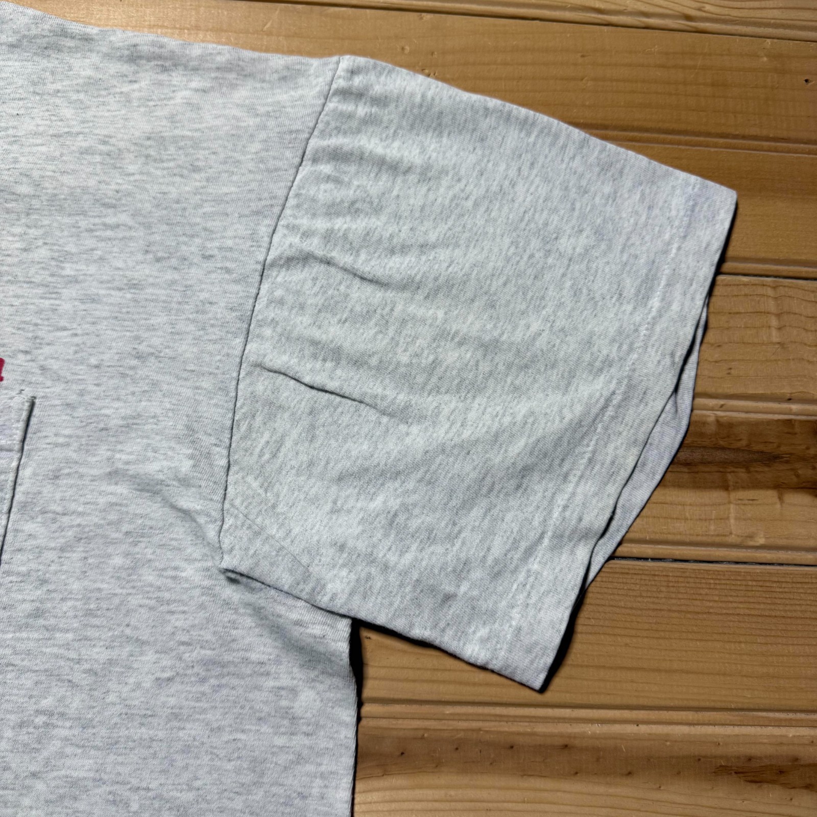 Vintage 90s The Fisherman Hit Beach Outdoor Fishing Pocket Graphic T-Shirt - XL gallery