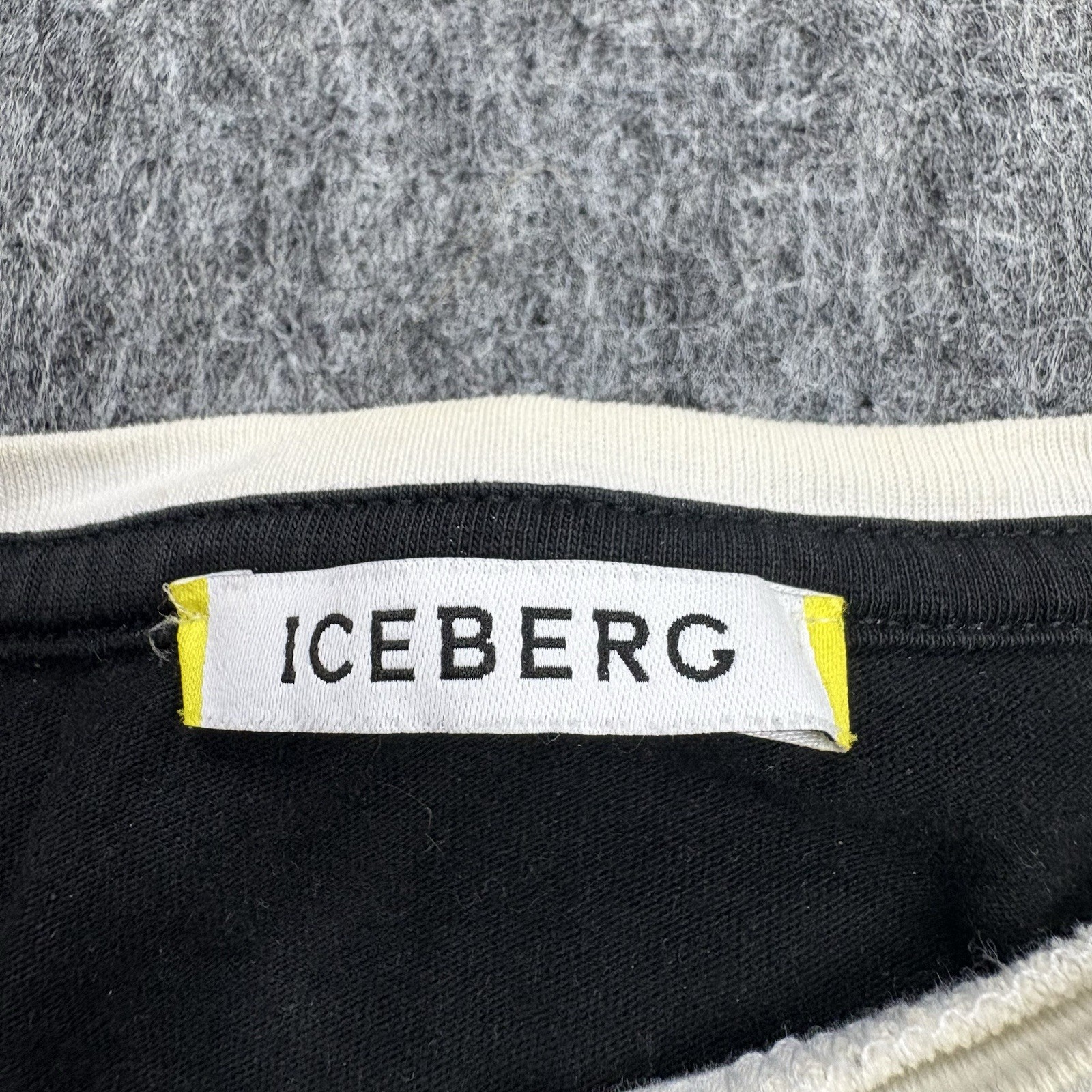 Iceberg History Linus Peanuts T-Shirt Men’s L Italy Graphic Designer Tee gallery