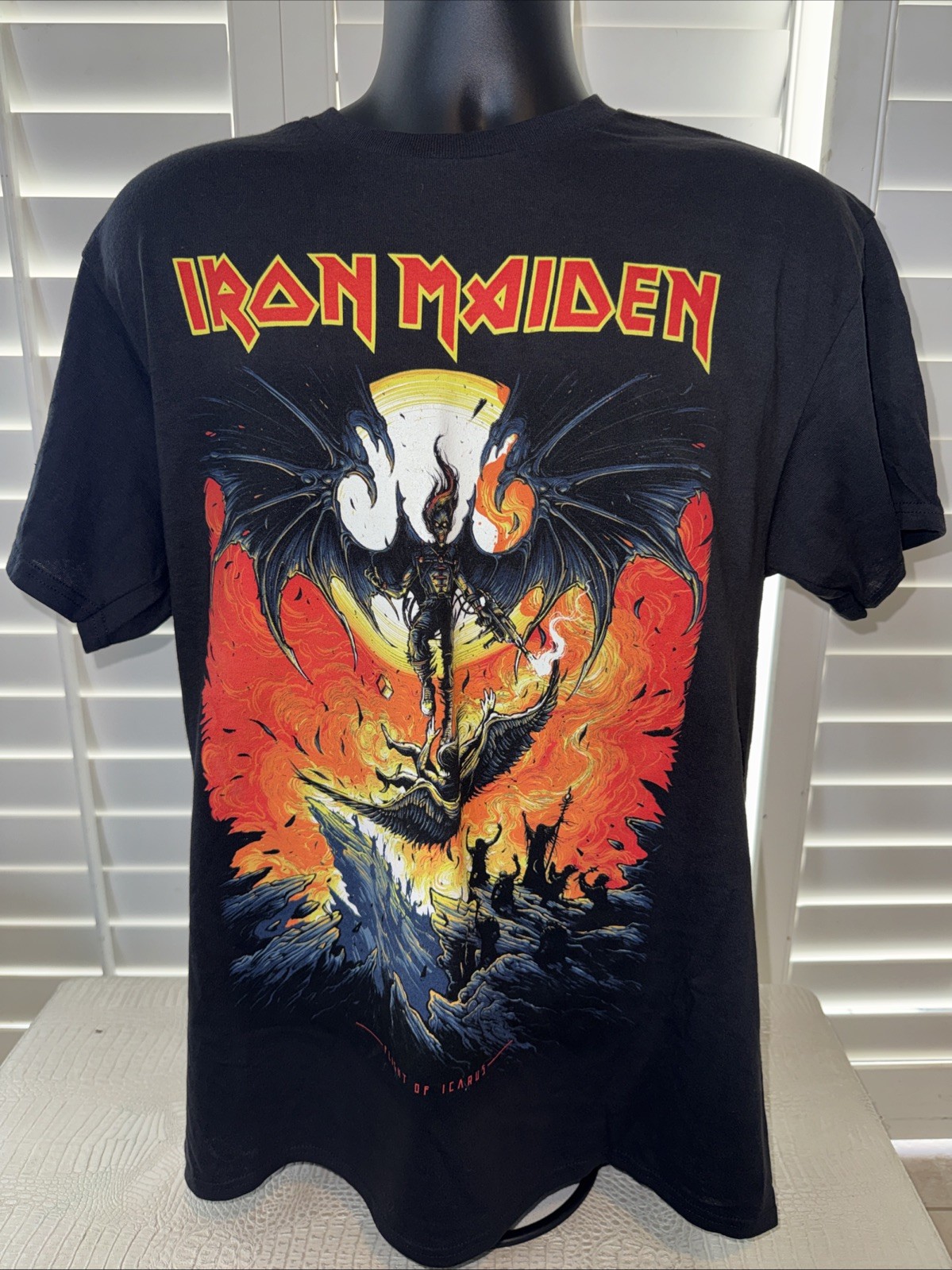 IRON MAIDEN Small 2018/19 LEGACY OF THE BEAST Flight Of Icarus Tour Shirt New gallery