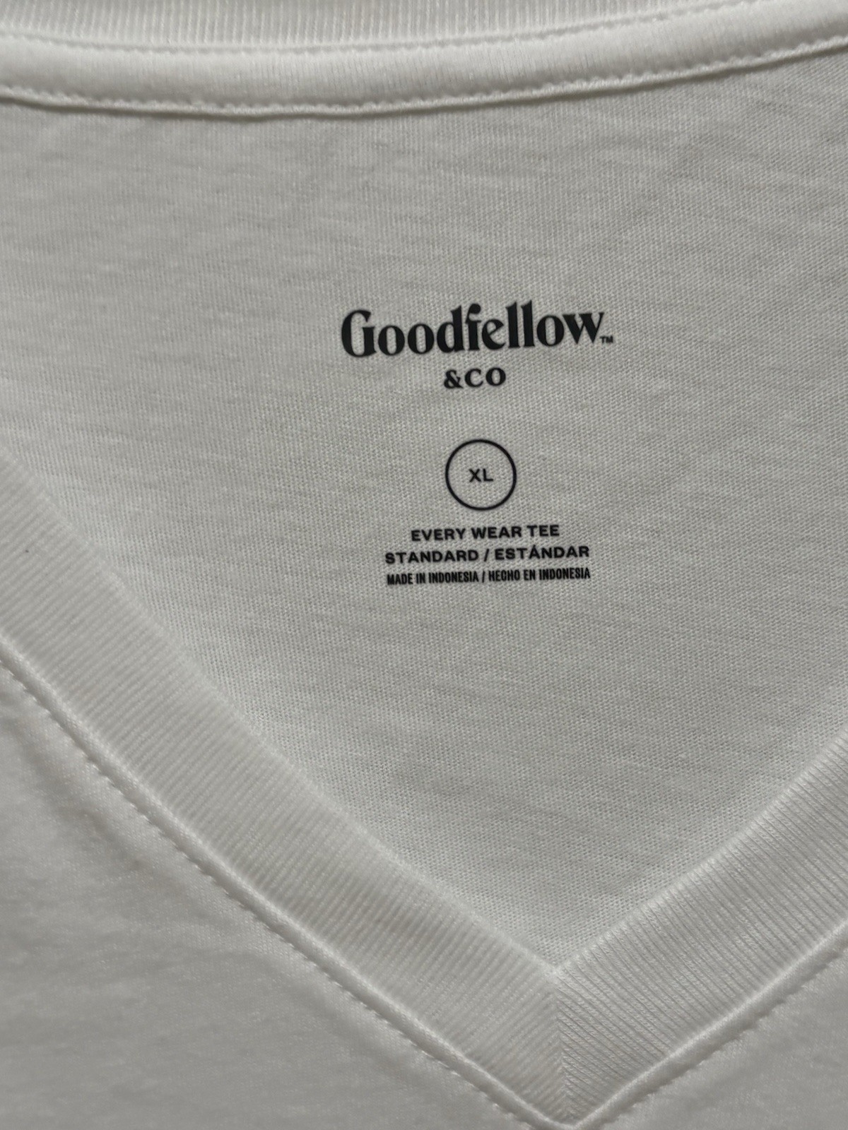 Goodfellow Every Wear V-Neck T-Shirt Men's XL White NWT Cotton Blend Tee gallery