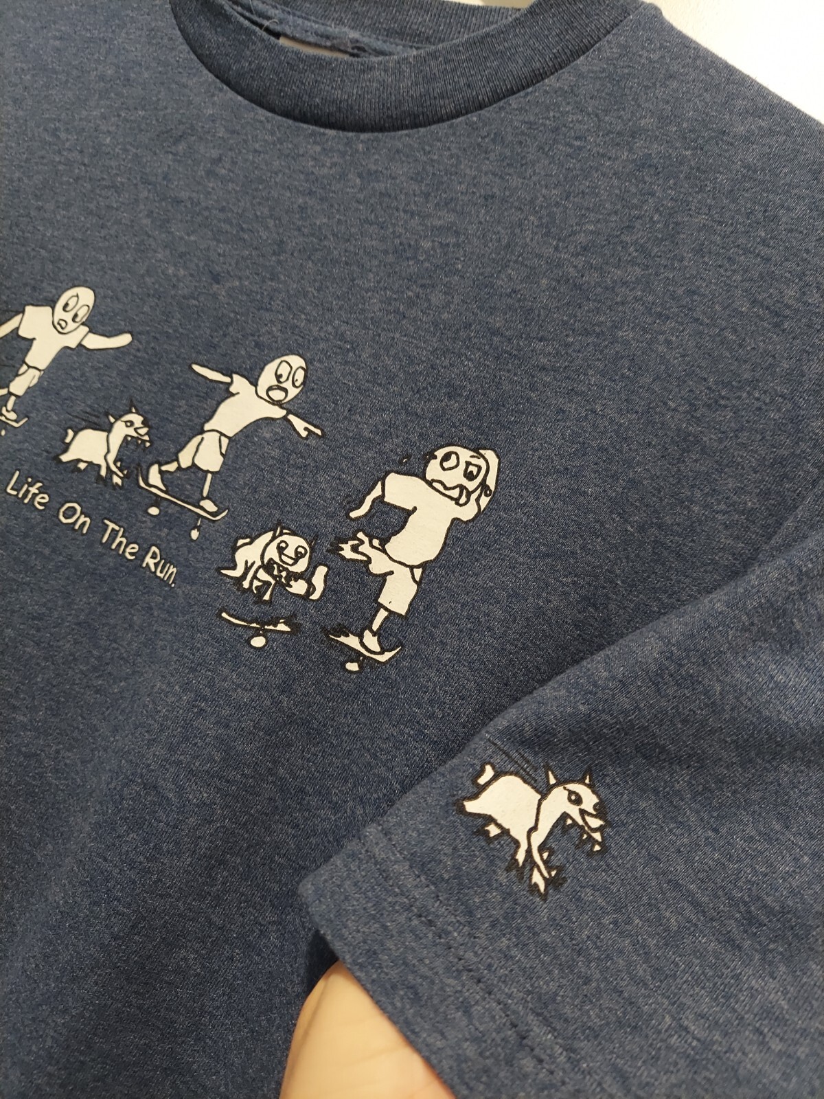 VTG To The Edge Prime Cut Tees Life On The Run. T-Shirt Medium Navy Anime Dogs gallery
