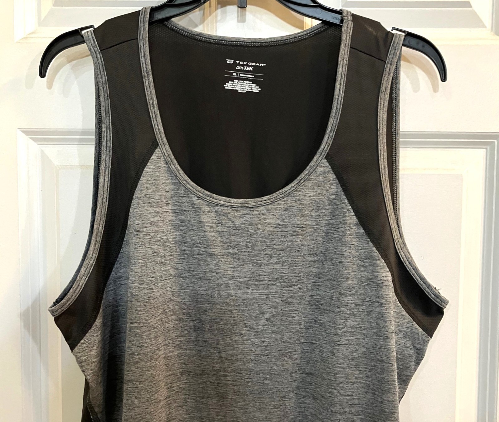 Tek Gear Dry Tek Men's Sports Muscle Cut Athletic Fit Tank Top Gray & Black XL gallery
