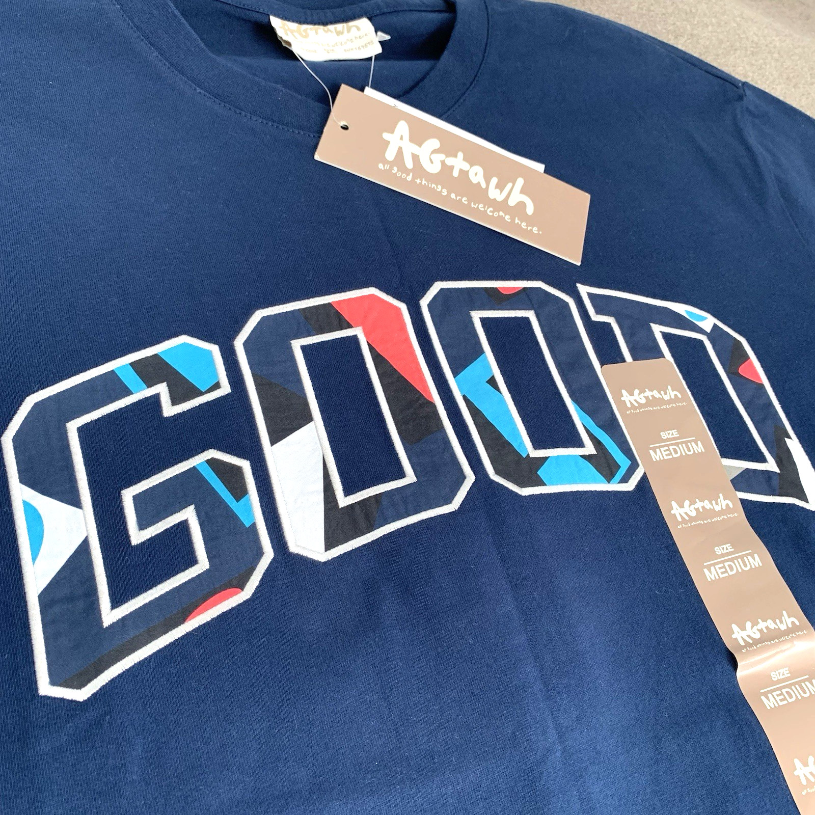 AGTAWH Men's T-Shirt Size Medium Good Embroidered Graphic Print Tee Navy Blue gallery