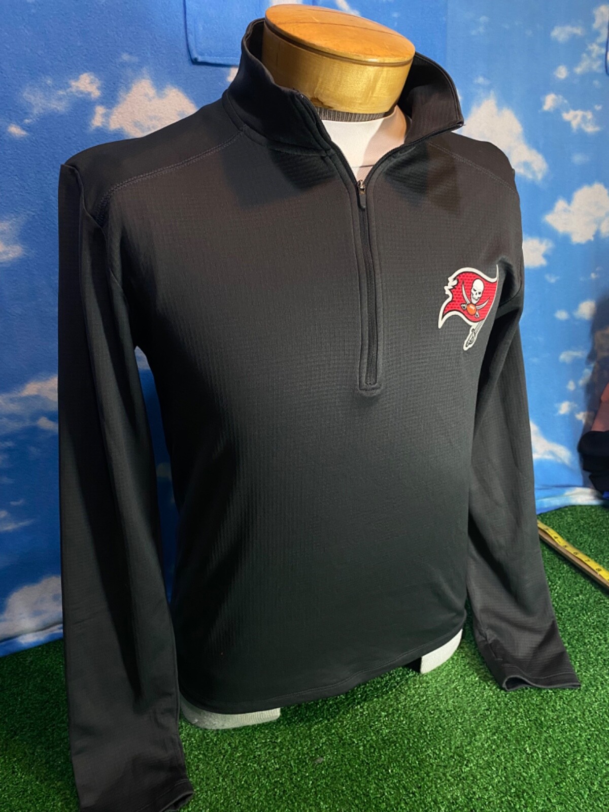Tampa Bay Buccaneers jacket pullover Gray 1/4 zip Nike dry fit small C16 gallery