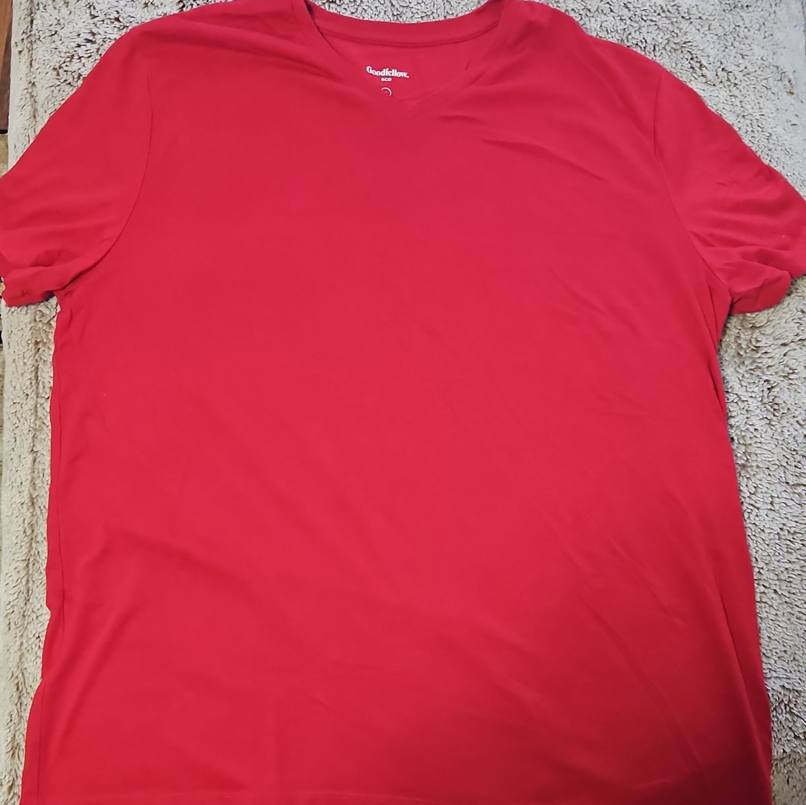 Goodfellow & Co Lyndale Tee Men’s XL Red Solid V-Neck Short Sleeve T-Shirt