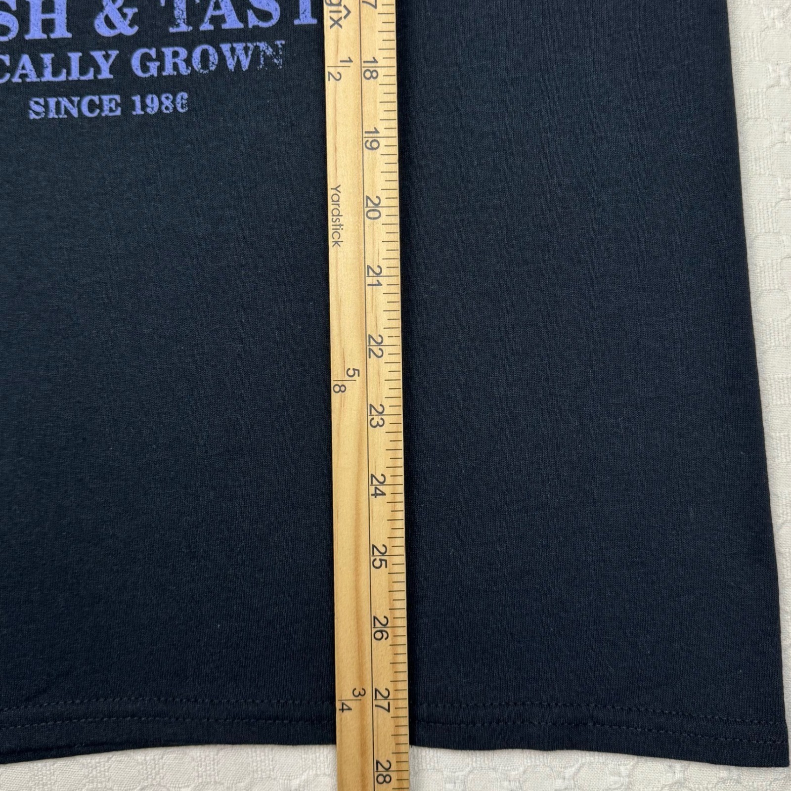 Goodie Two Sleeves Georgia Peach Graphic Tee Vintage Style Unisex Small Black gallery