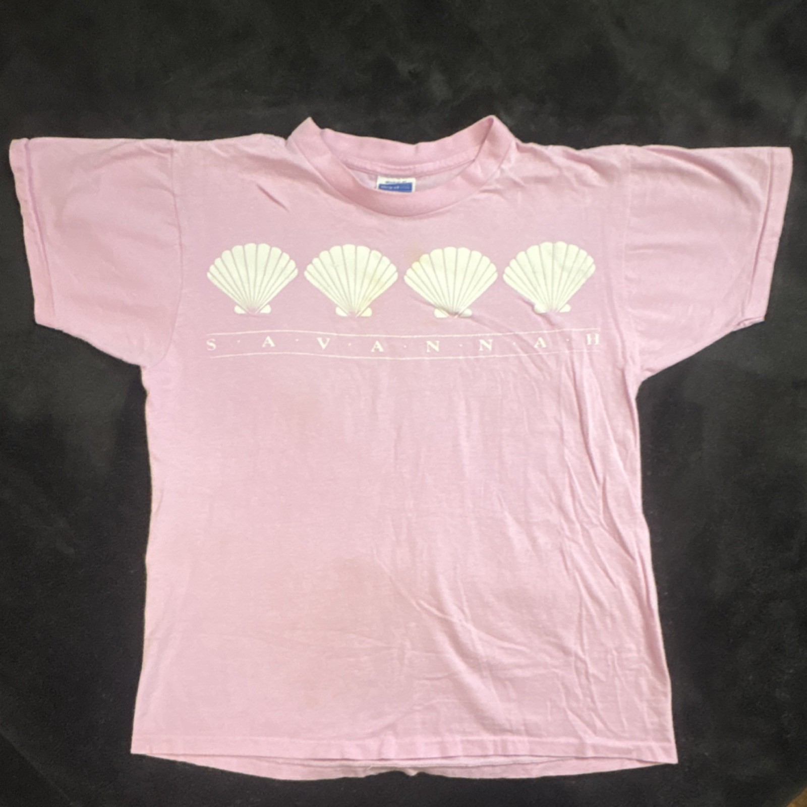 Royal First Class Vintage Savannah Seashell Graphic Pink Woman’s T-Shirt Size M
