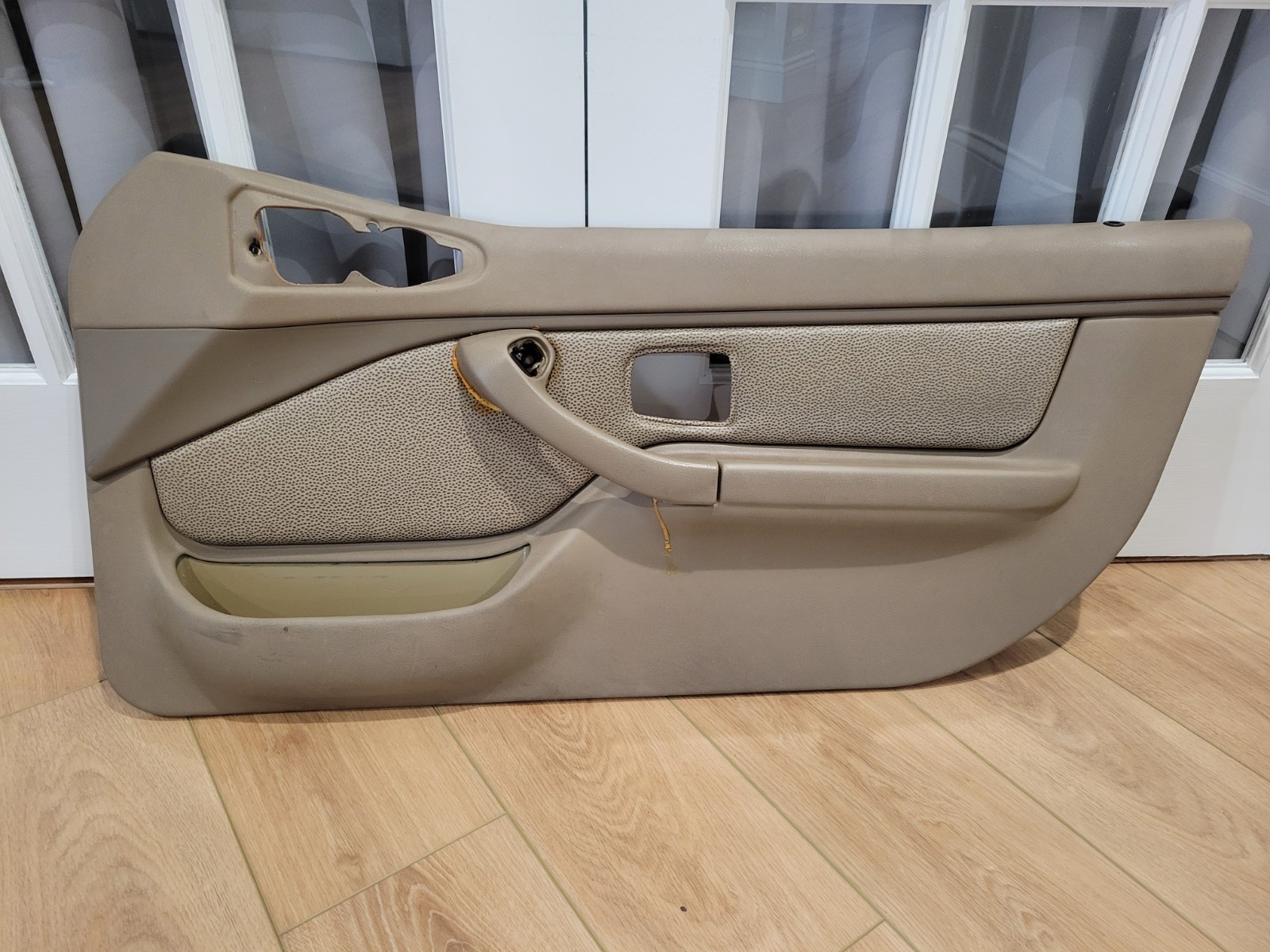 1996-2002 BMW Z3 PASSENGER Front Door Panel BROWN TAN WITH GOOD HANDLE MOUNTS