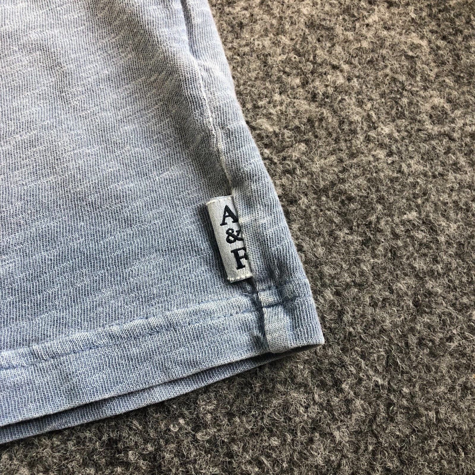 Abercrombie Fitch Muscle Pocket T-Shirt Mens XL Heather Sky Blue Everyday gallery