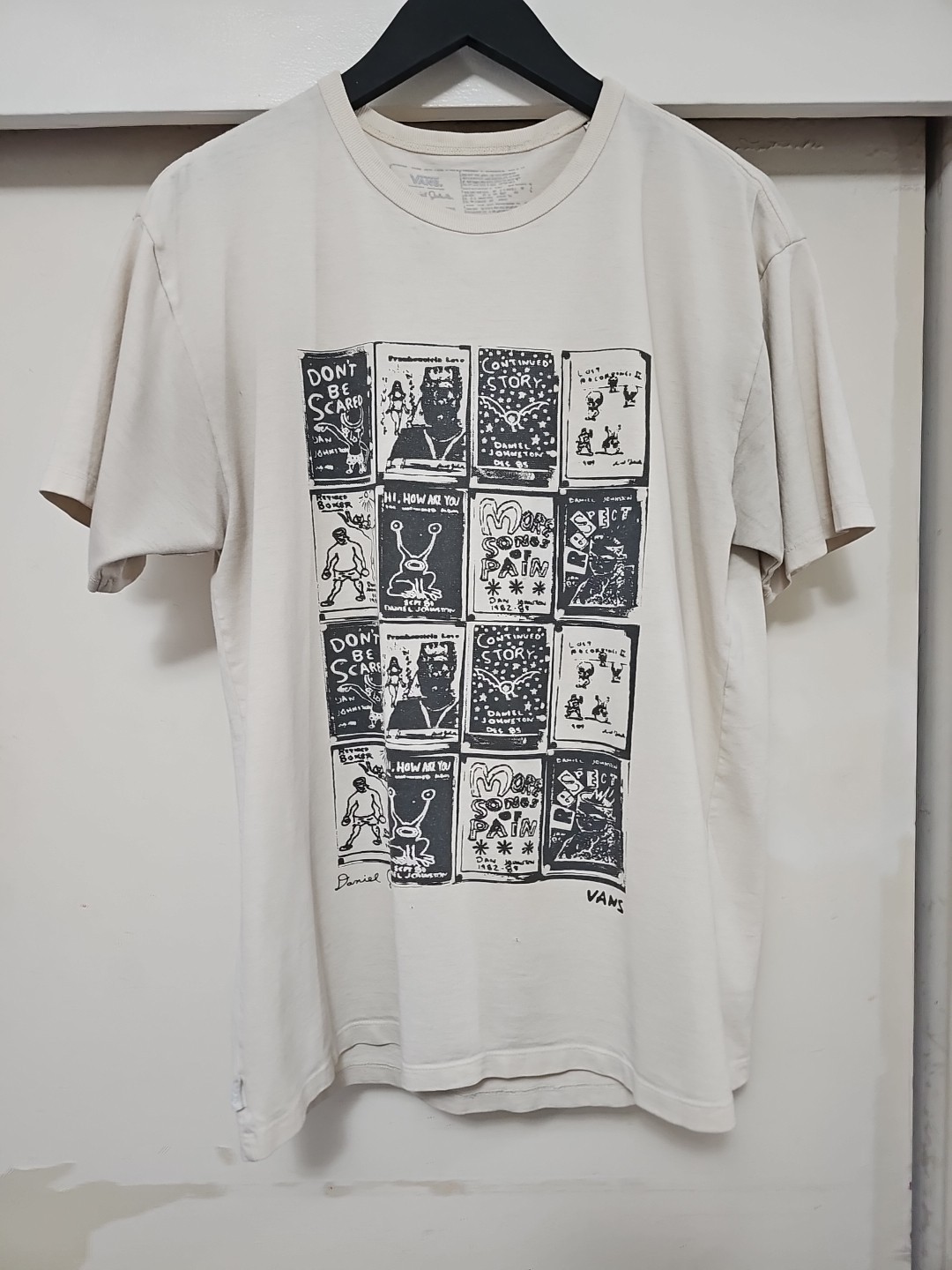 Vans x Daniel Johnston Hi How Are You Outsider Music Art Beige Shirt SZ Medium gallery