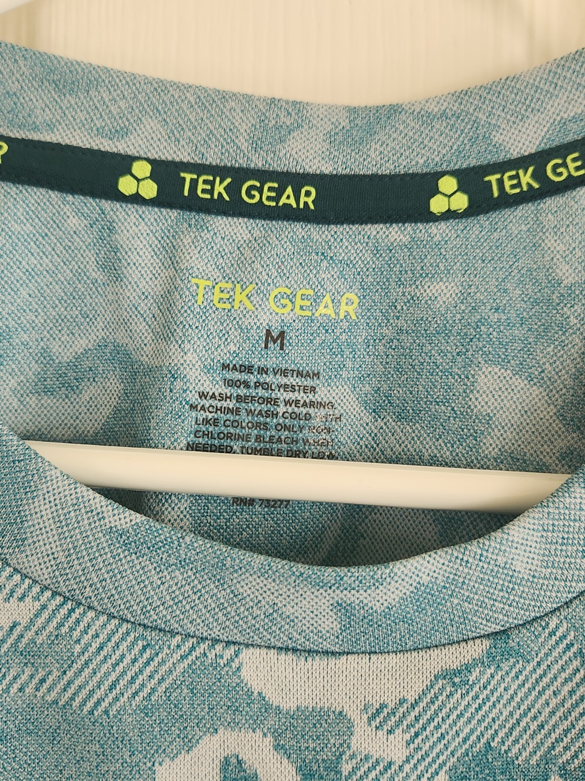 Tek Gear Shirt, Men's Size Medium, Teal, Camouflage, Athletic Wear gallery