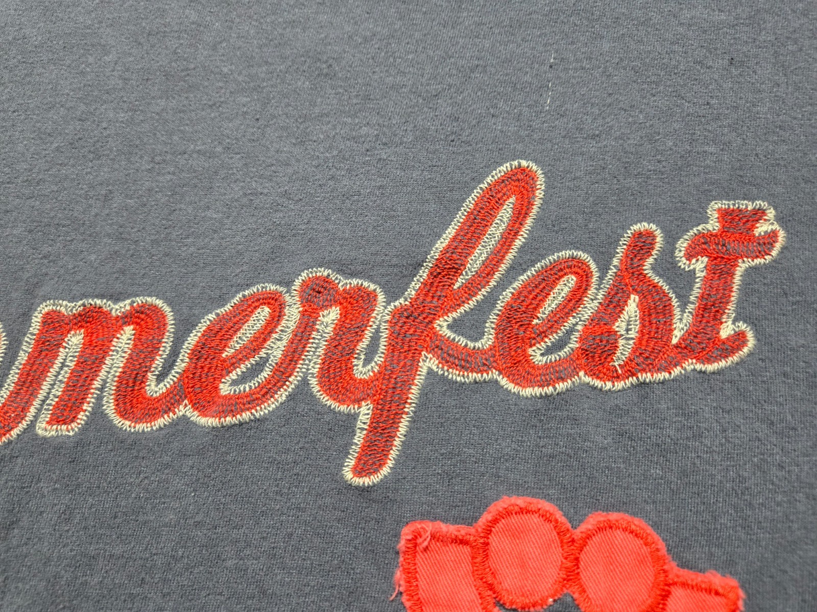 Milwaukee Summerfest Music Festival Embroidered T-Shirt ~ Men’s 2XL ~ Gray ~ Red gallery