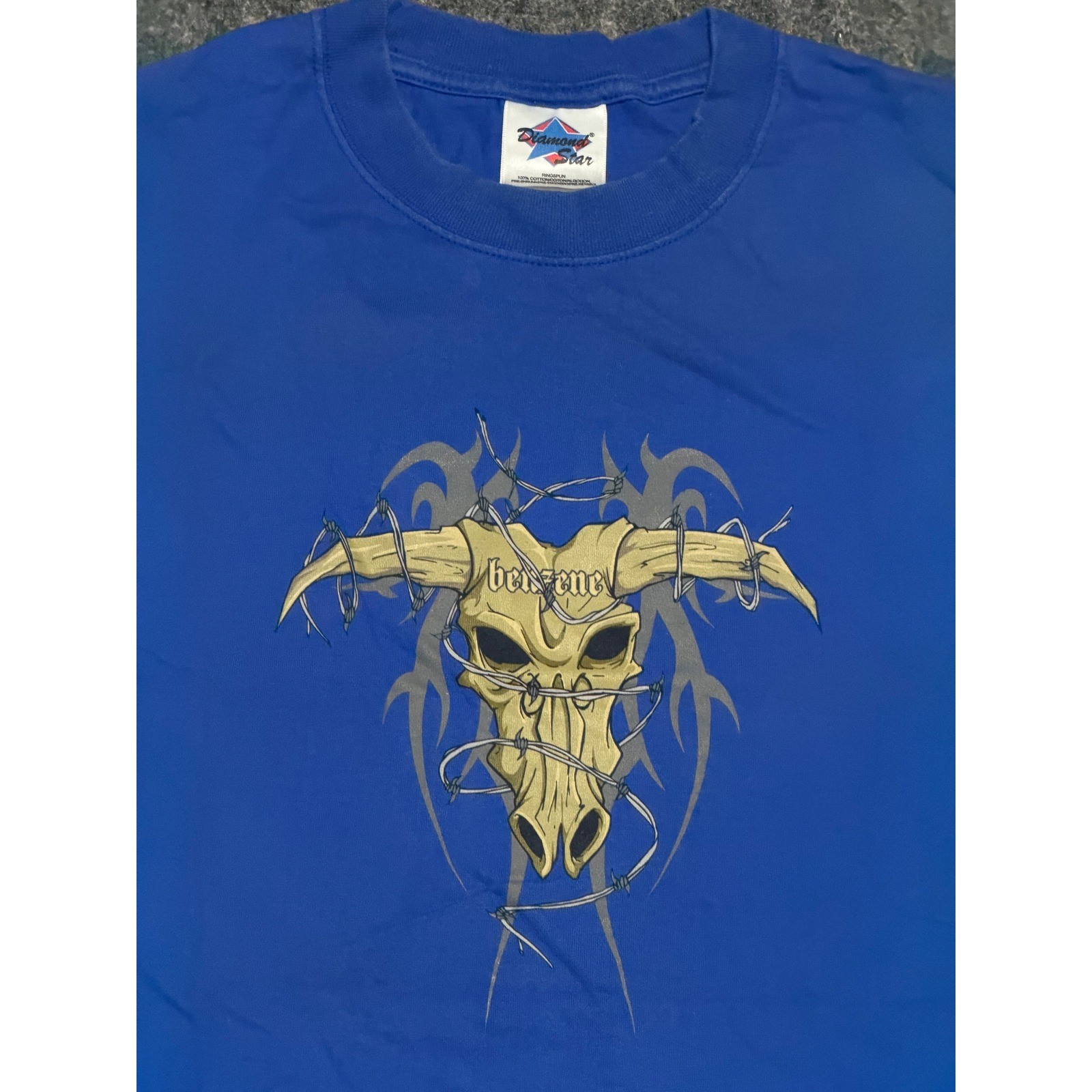VTG Diamond Star Mens Graphic T-Shirt Blue Bull Skull Barbed Wire Benzene Large gallery