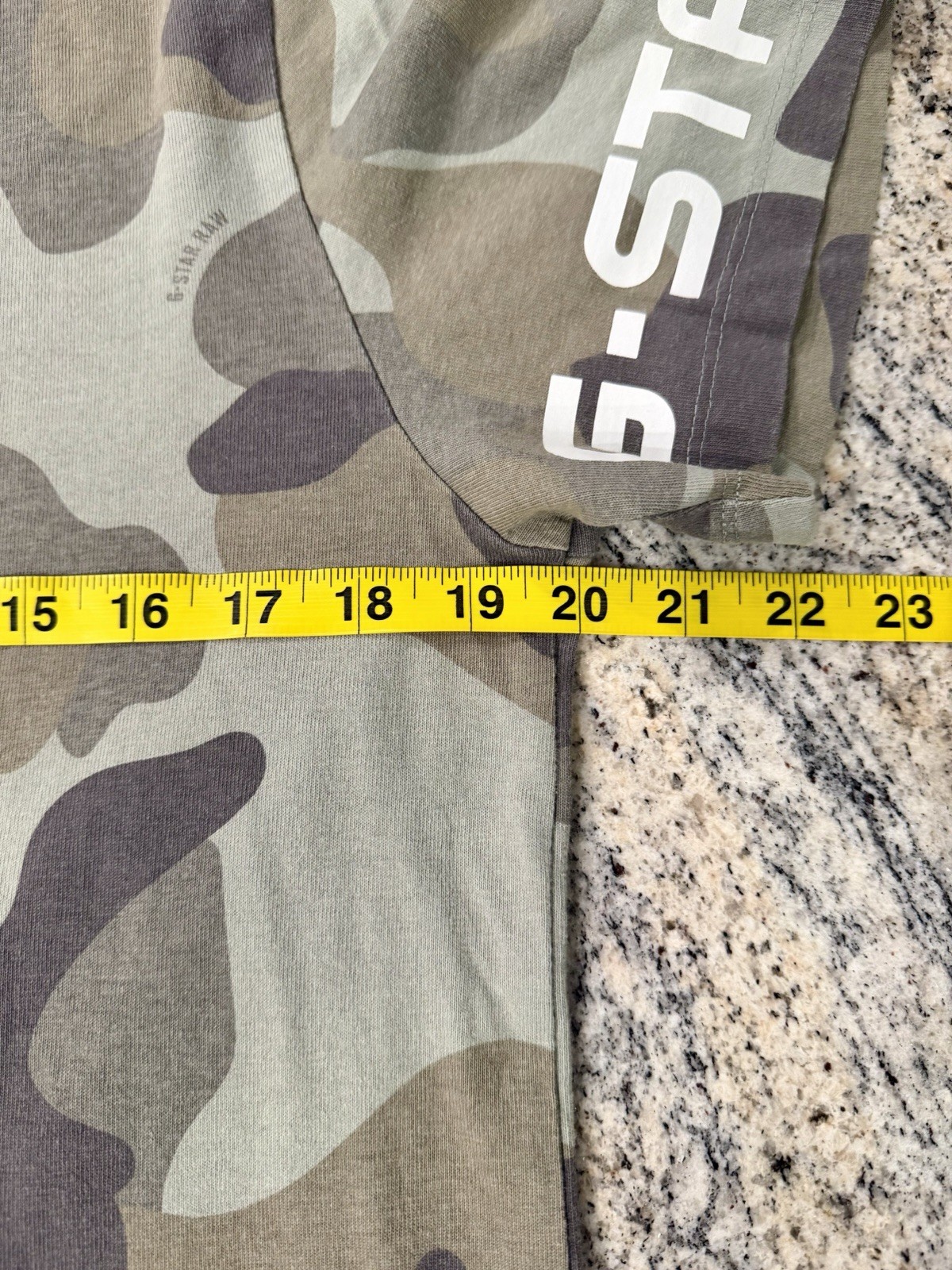 G Star Raw Denim Originals Camo Print T-Shirt Size Medium gallery