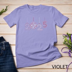 Minimalist 2025 Chic and Modern New Year Design Funny T-shirt Unisex T-shirt