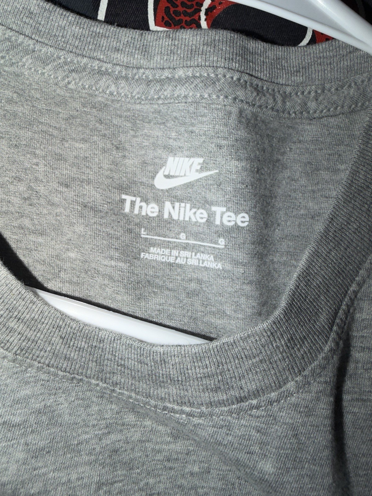 Nike The Nike Tee Men’s L Regular Gray Short Sleeve Crew Neck T-Shirt Logo gallery