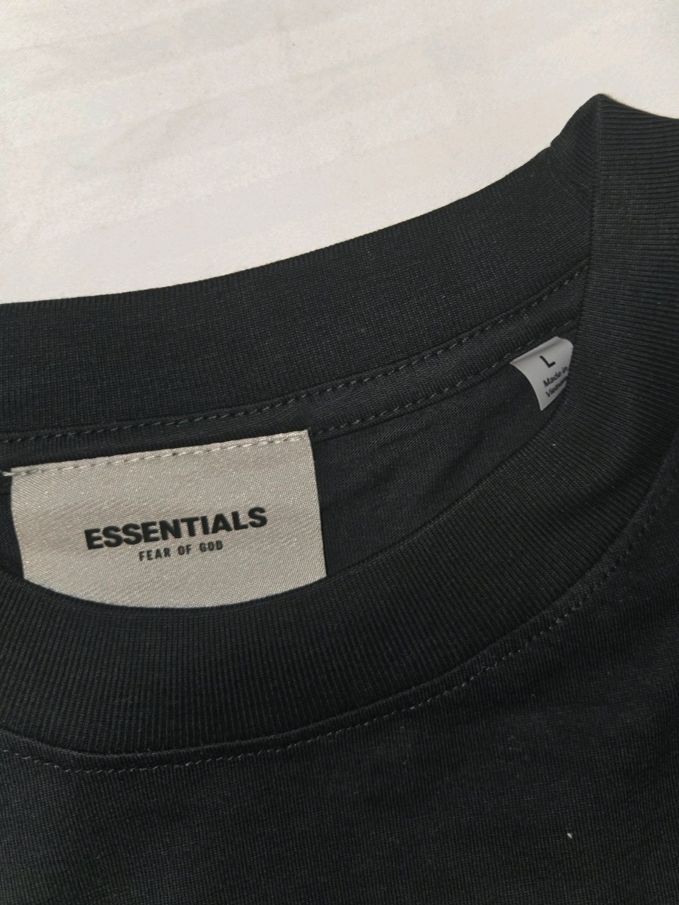 Essentials Fear of God Men's Black Logo Crew Neck T-Shirt L Short Sleeve gallery