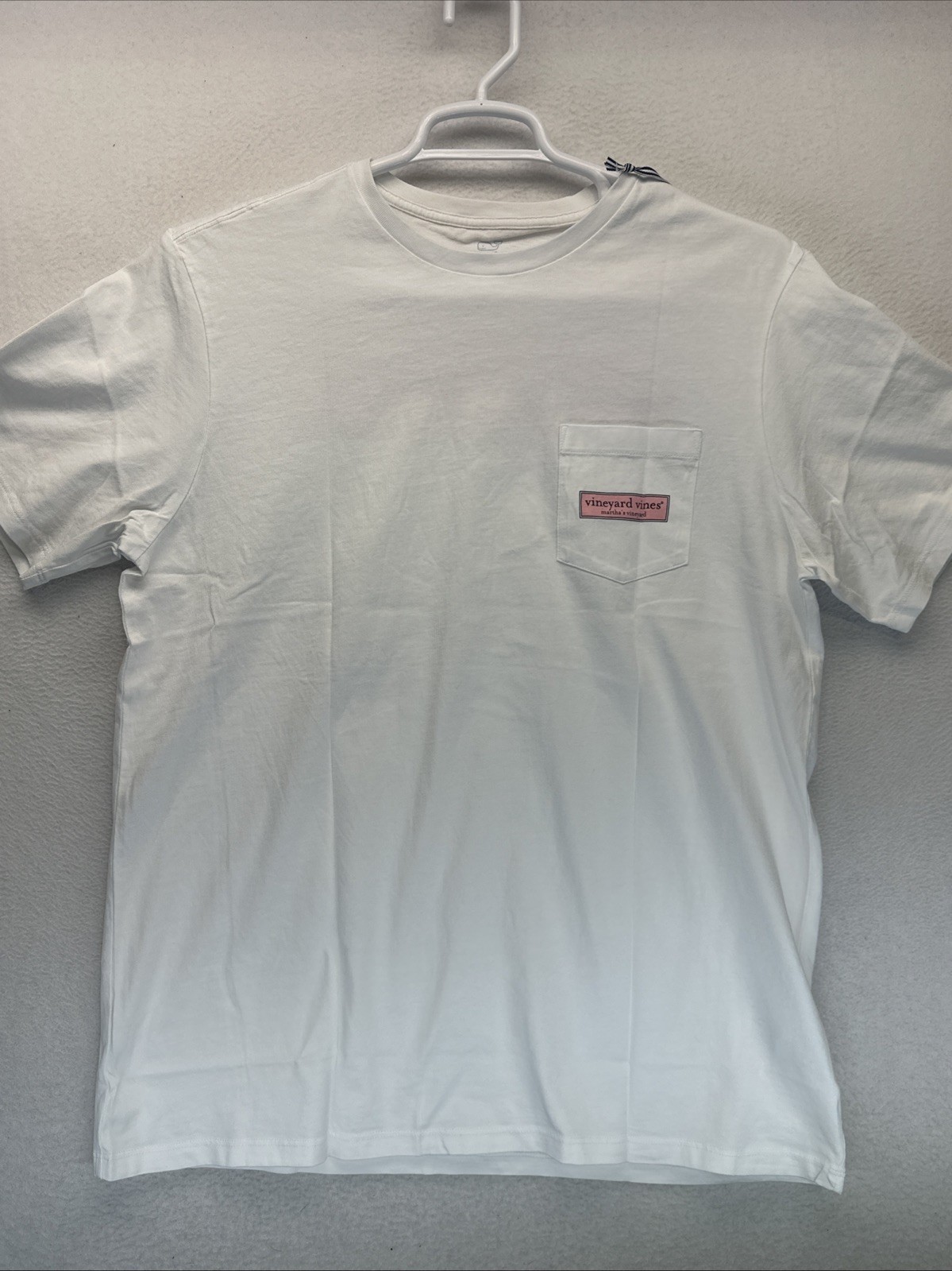 Vineyard Vines Men’s Large Classic Logo Box White Cap Pocket T Short Sleeve NWT gallery