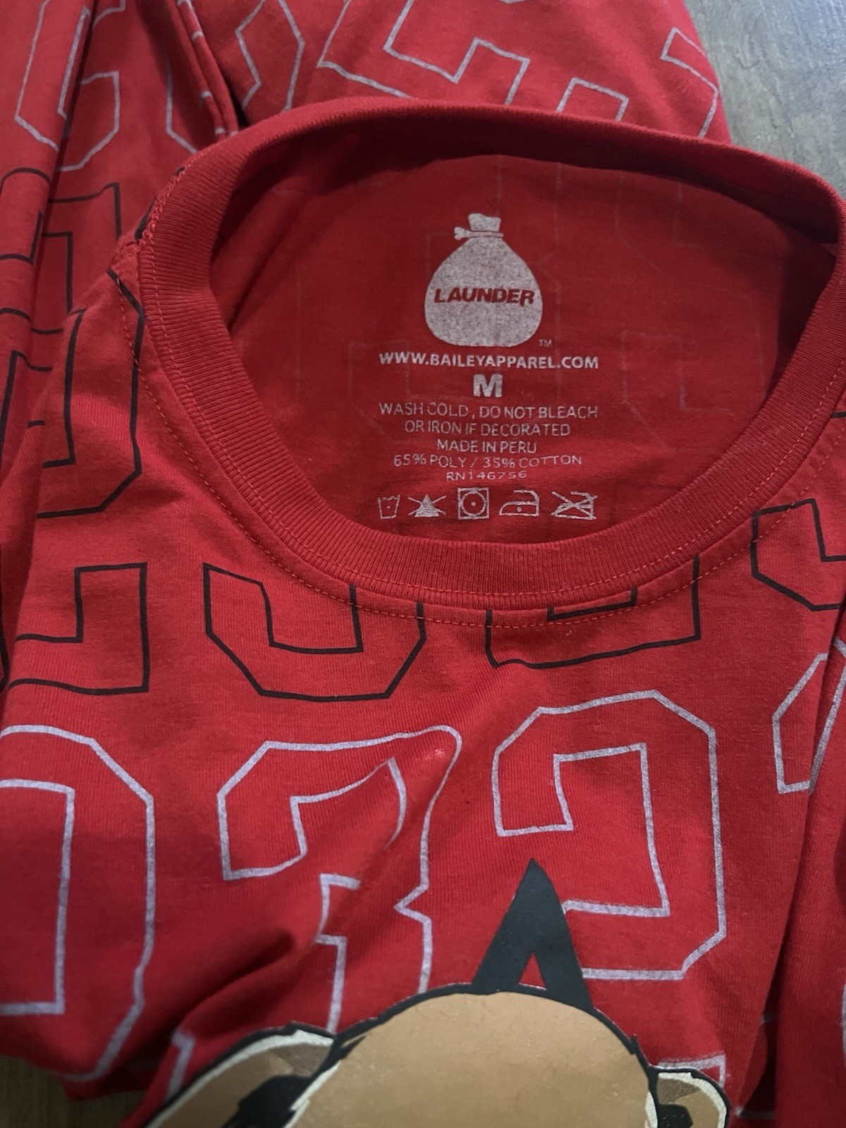 LAUNDER LEGEND Bear Design 23 Mens Medium Tees Long Sleeve Red Round Neck gallery