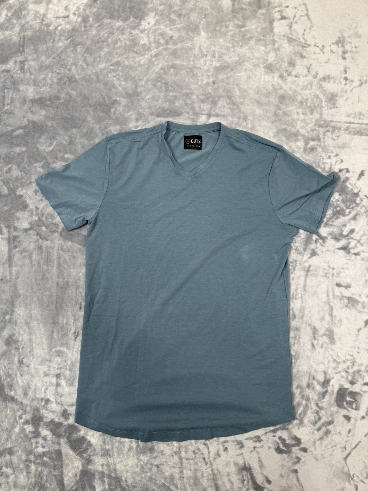 CUTS Clothing Mens V-Neck Curve-Hem T-Shirt NWOT gallery
