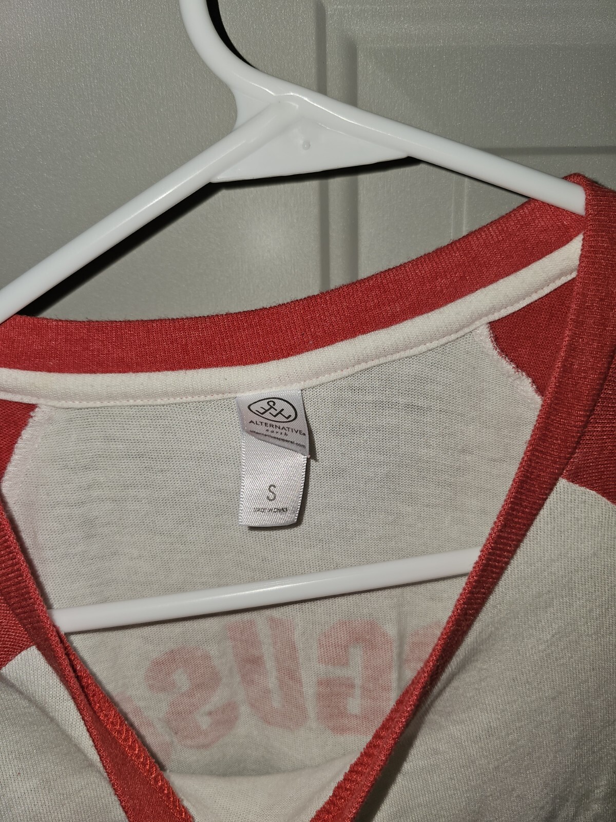 Unisex Small Red White Ferguson Beer Brewing Company Shirt Blouse gallery